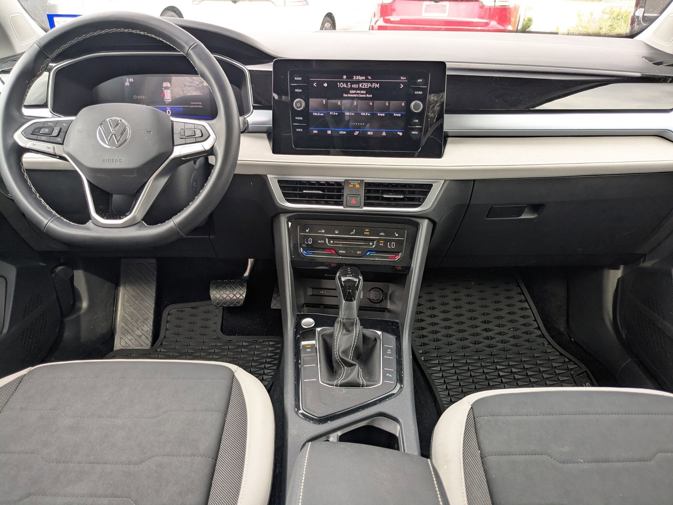 2025 Volkswagen Taos SE