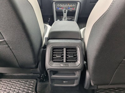 2025 Volkswagen Taos SE