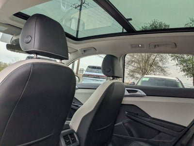 2025 Volkswagen Taos SE