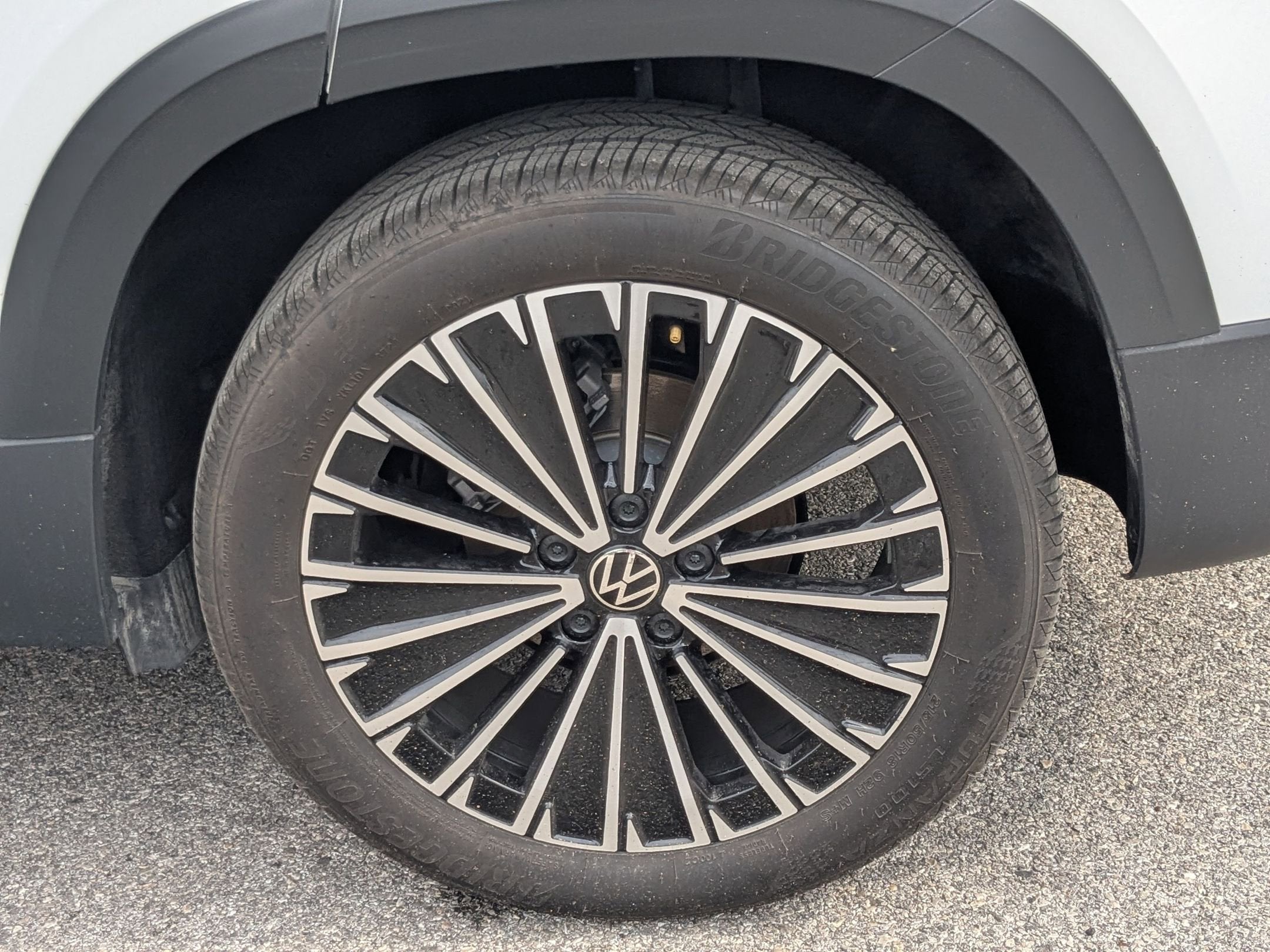 2025 Volkswagen Taos SE