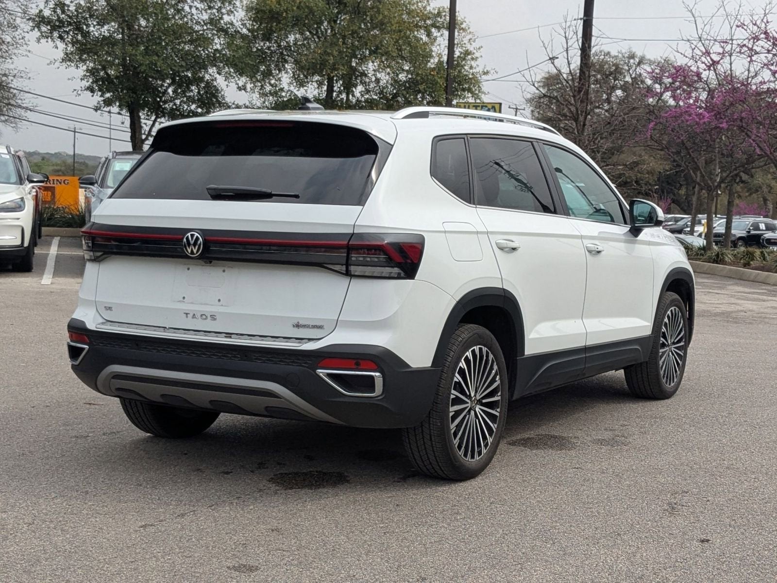 2025 Volkswagen Taos SE