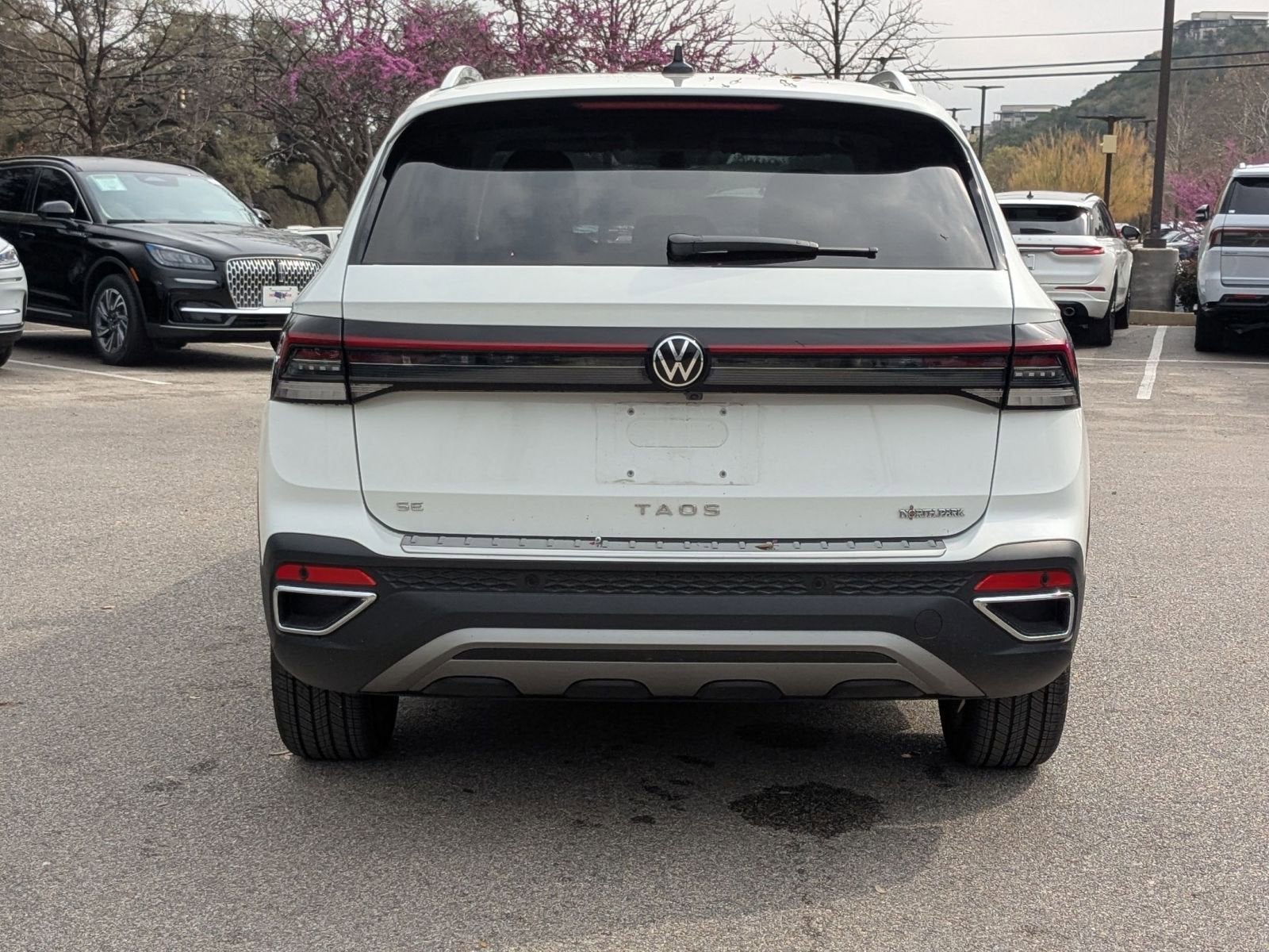 2025 Volkswagen Taos SE