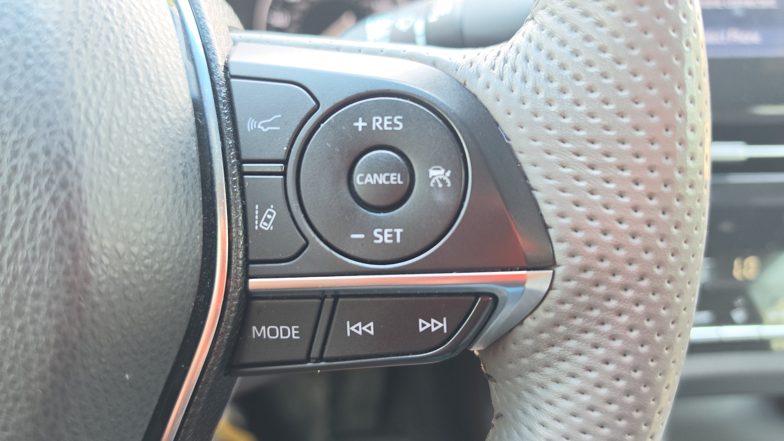 2022 Toyota Avalon Hybrid Limited