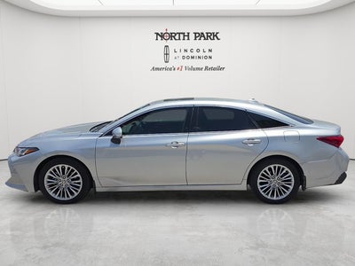 2022 Toyota Avalon Hybrid Limited