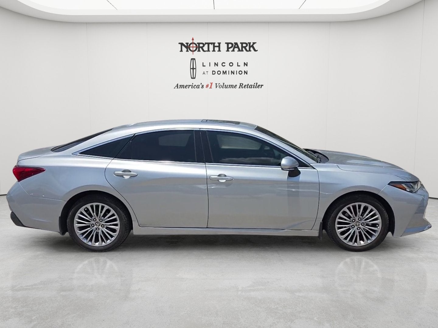 2022 Toyota Avalon Hybrid Limited