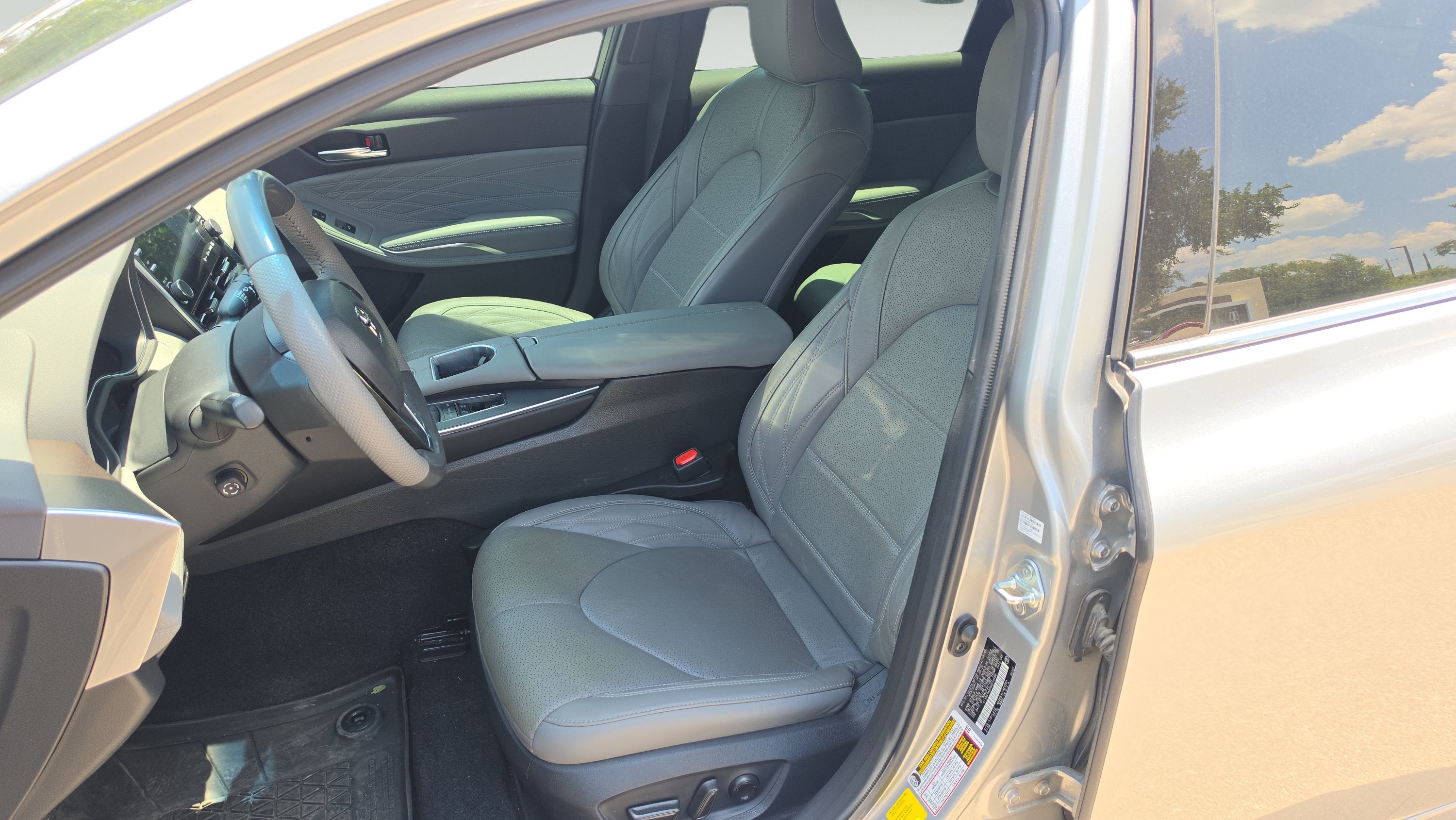 2022 Toyota Avalon Hybrid Limited