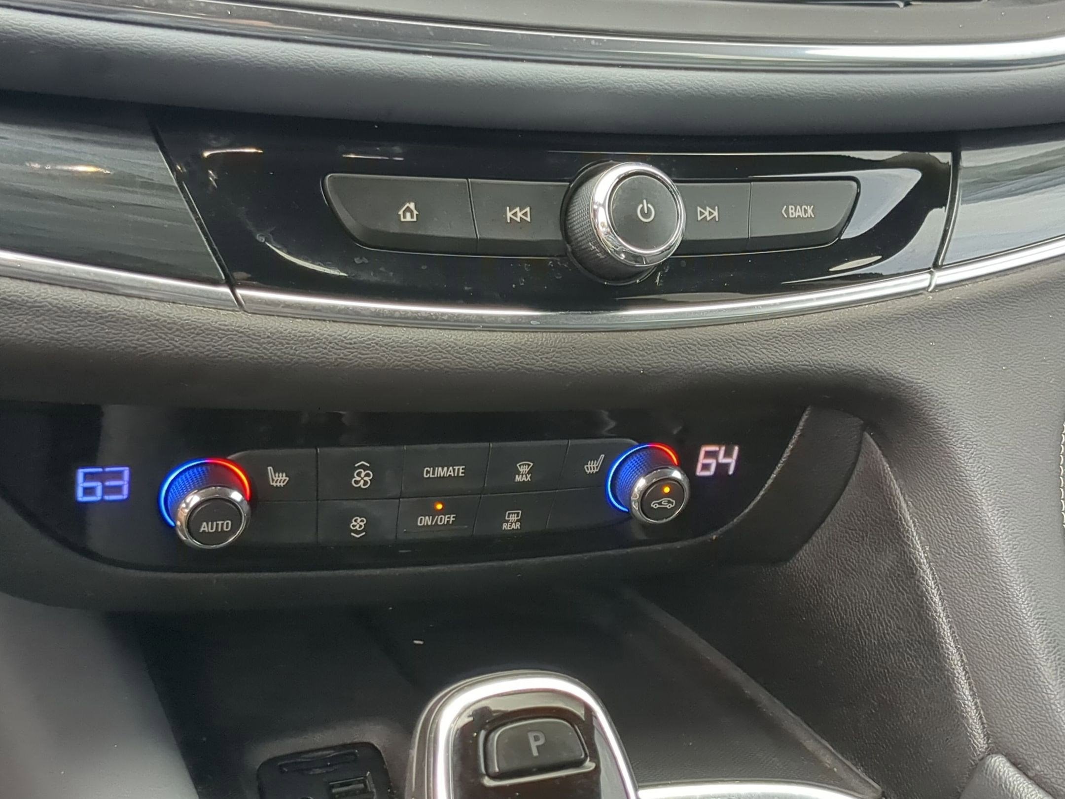 2020 Buick Enclave Essence