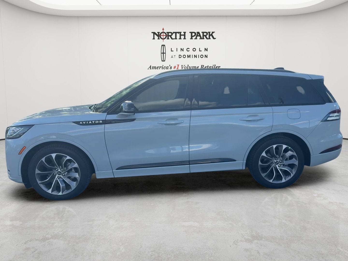 2027 Lincoln Aviator Premiere