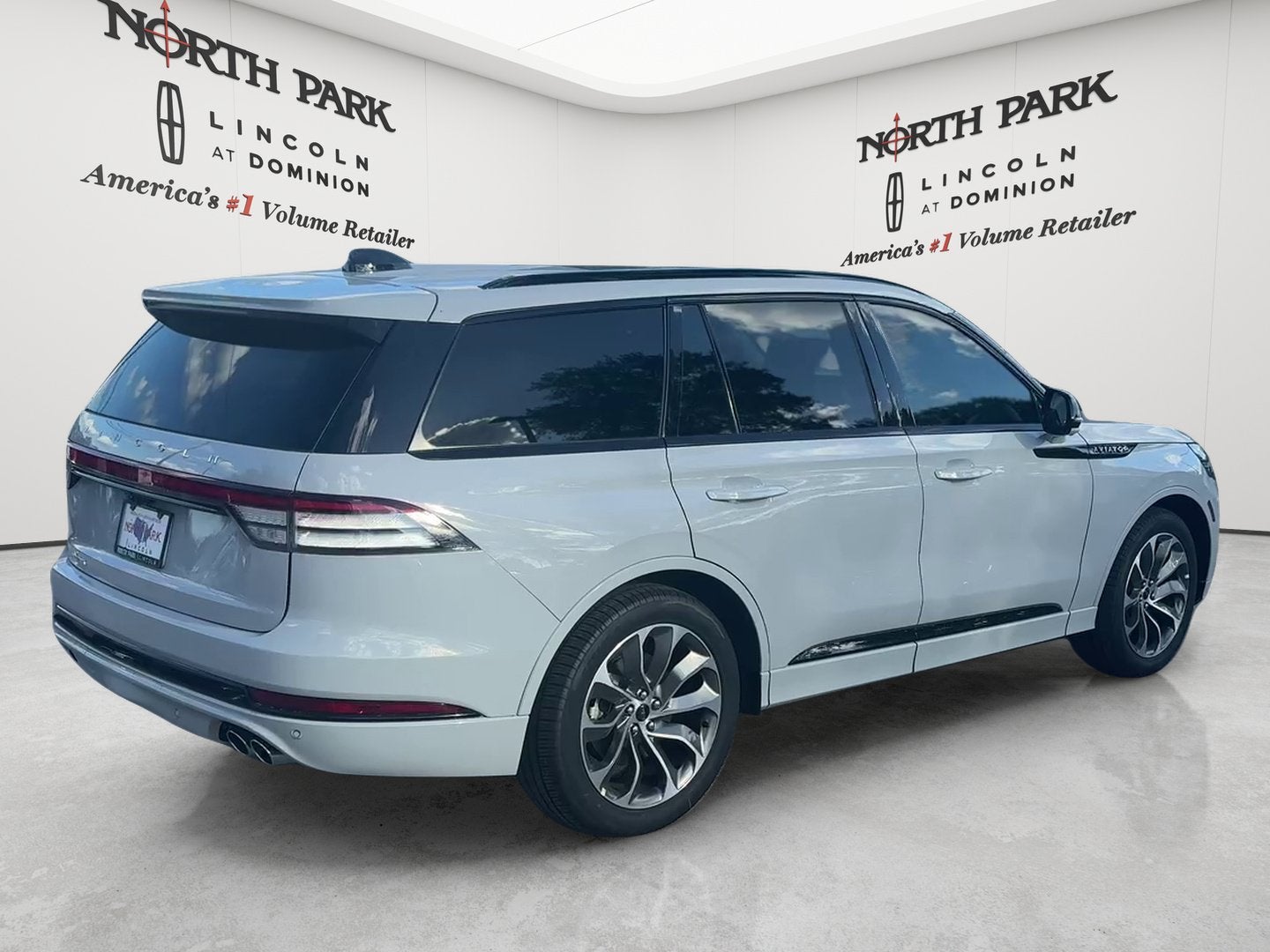 2027 Lincoln Aviator Premiere