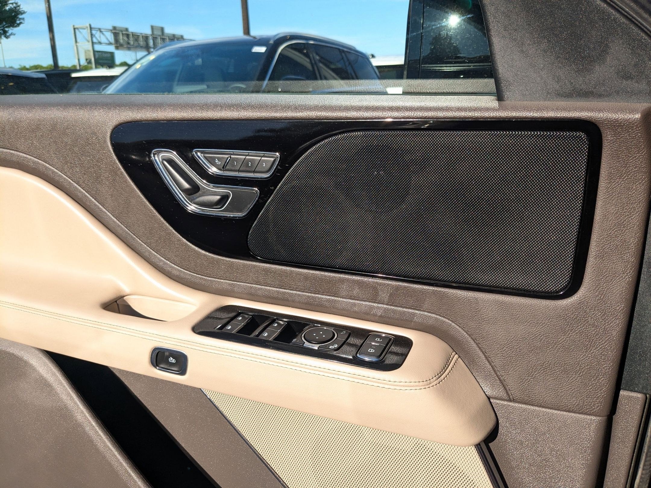 2023 Lincoln Aviator Standard