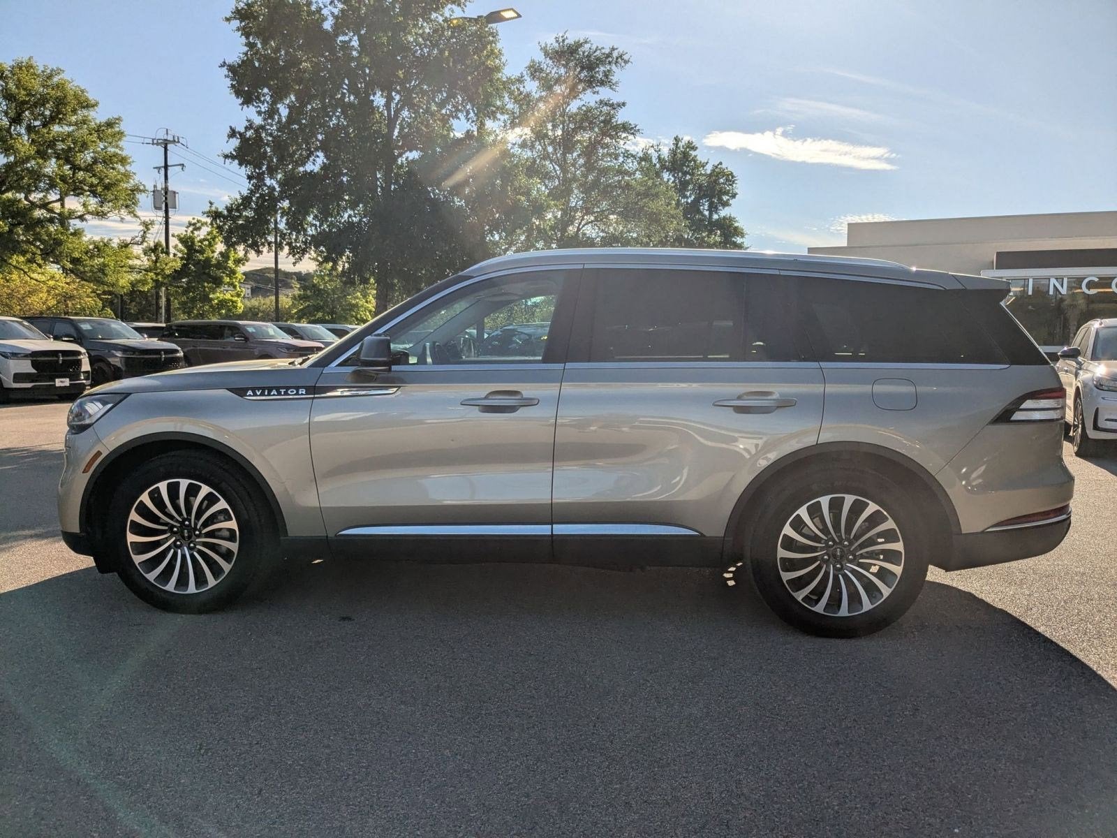 2023 Lincoln Aviator Standard