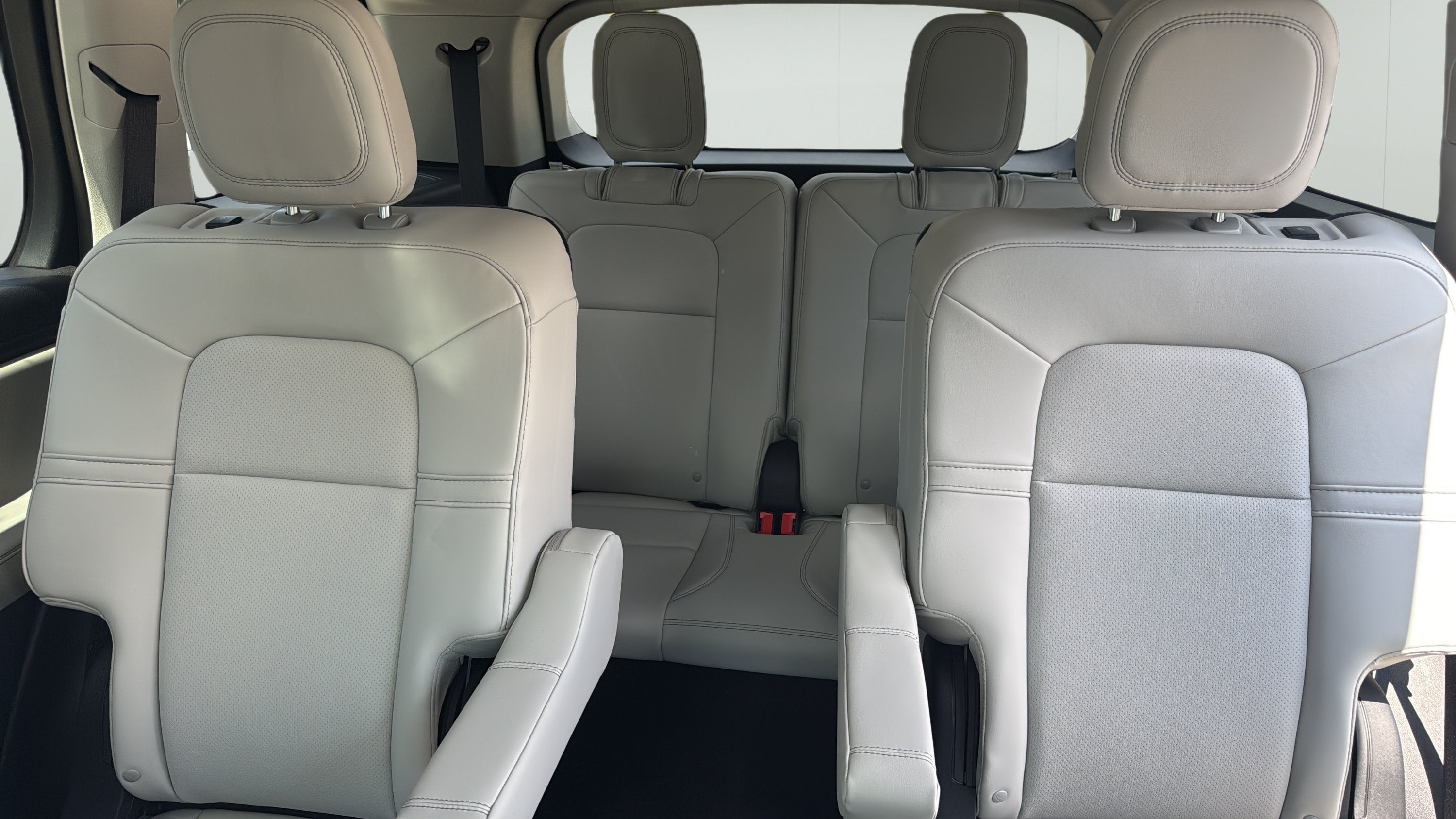 2027 Lincoln Aviator Premiere