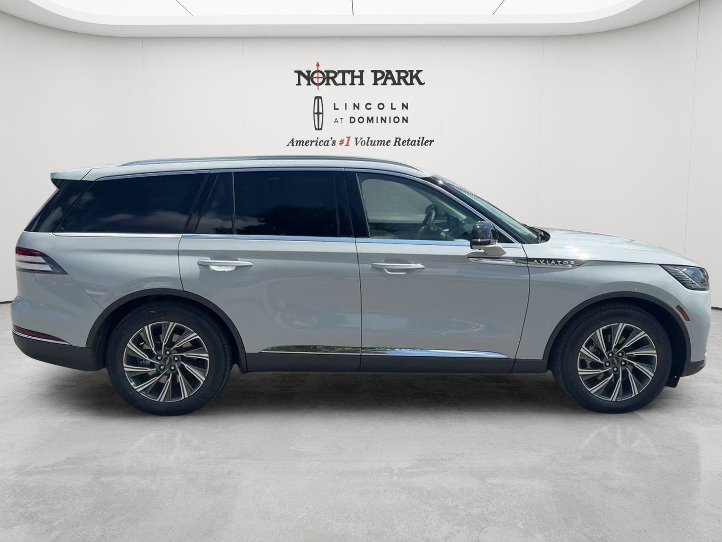 2027 Lincoln Aviator Premiere