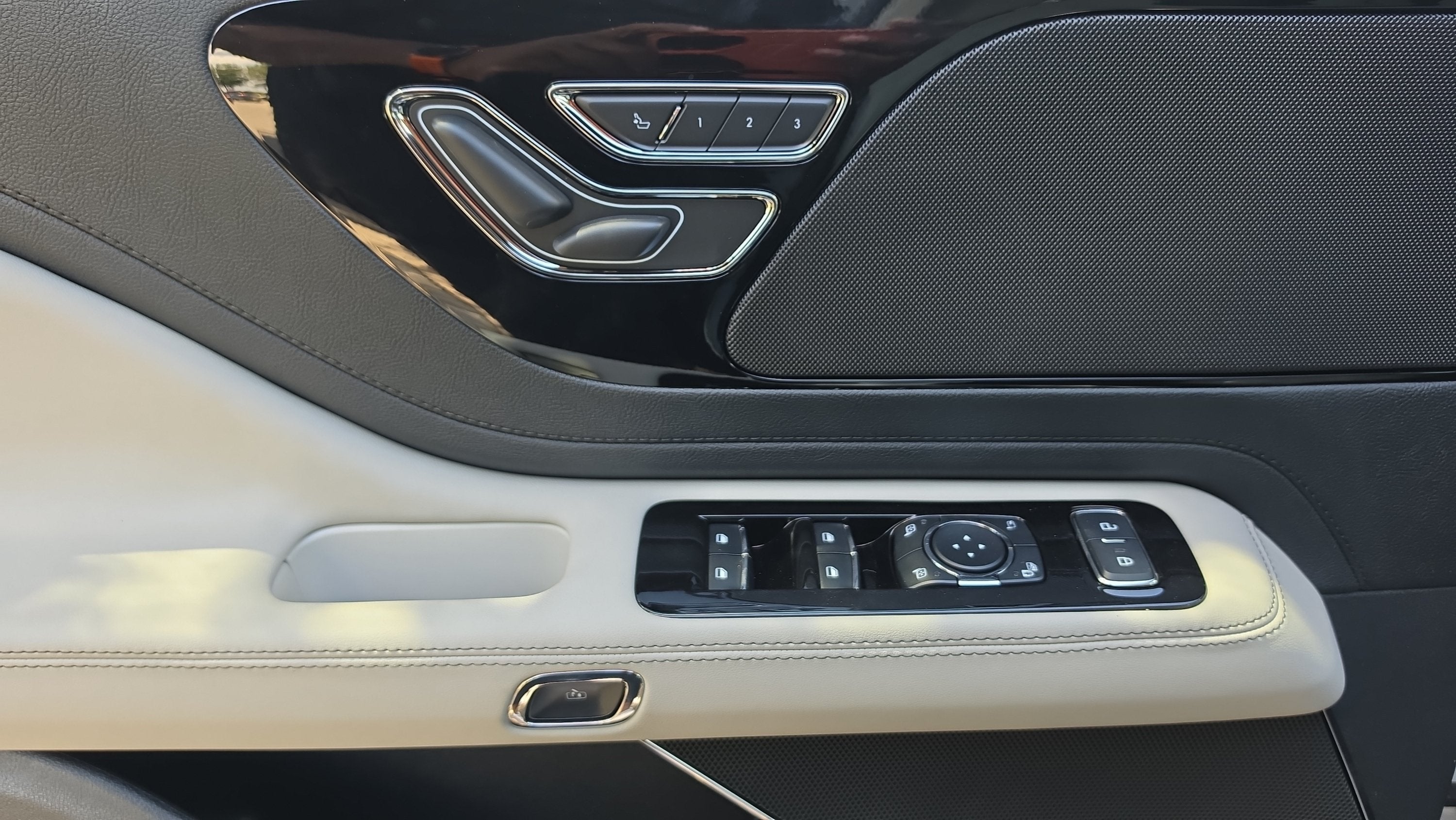 2027 Lincoln Aviator Premiere