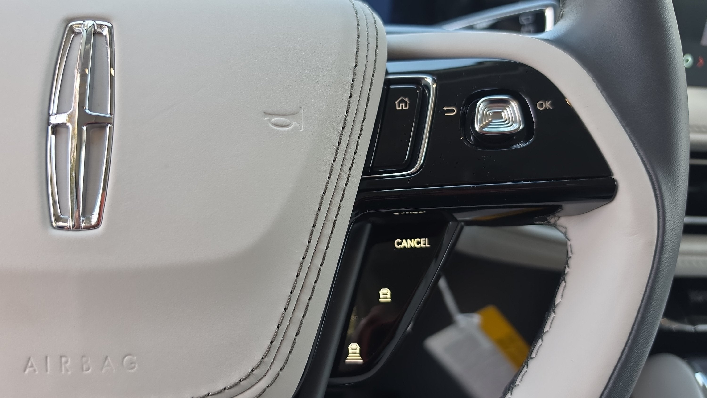 2027 Lincoln Aviator Premiere