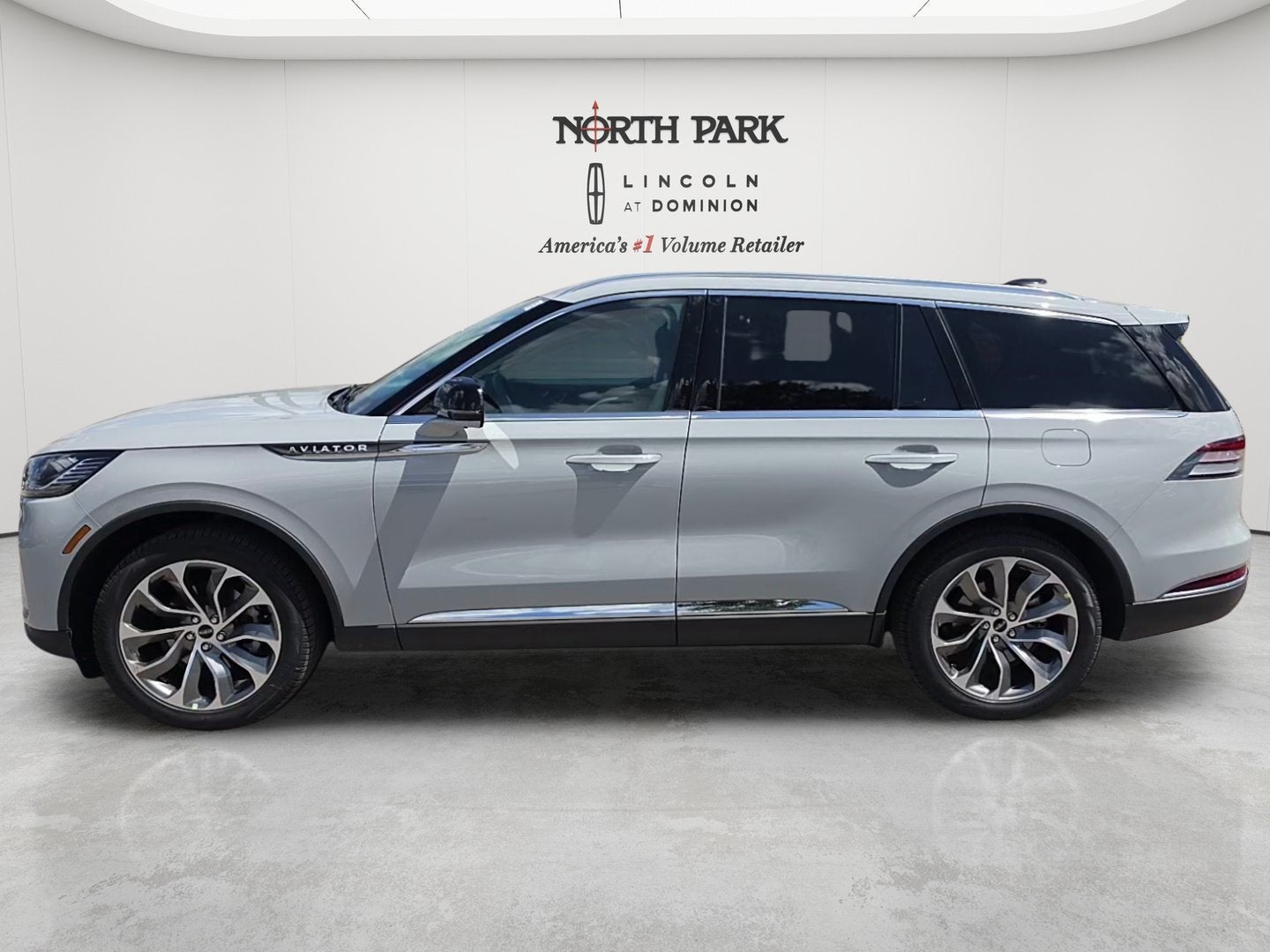 2027 Lincoln Aviator Premiere