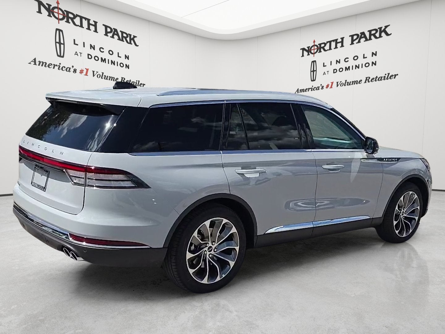 2027 Lincoln Aviator Premiere
