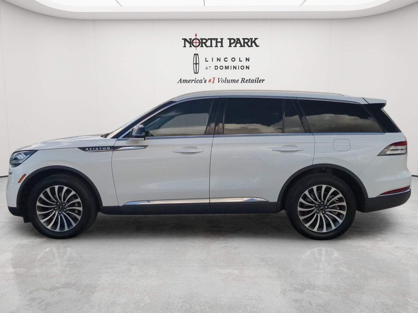 2022 Lincoln Aviator Standard