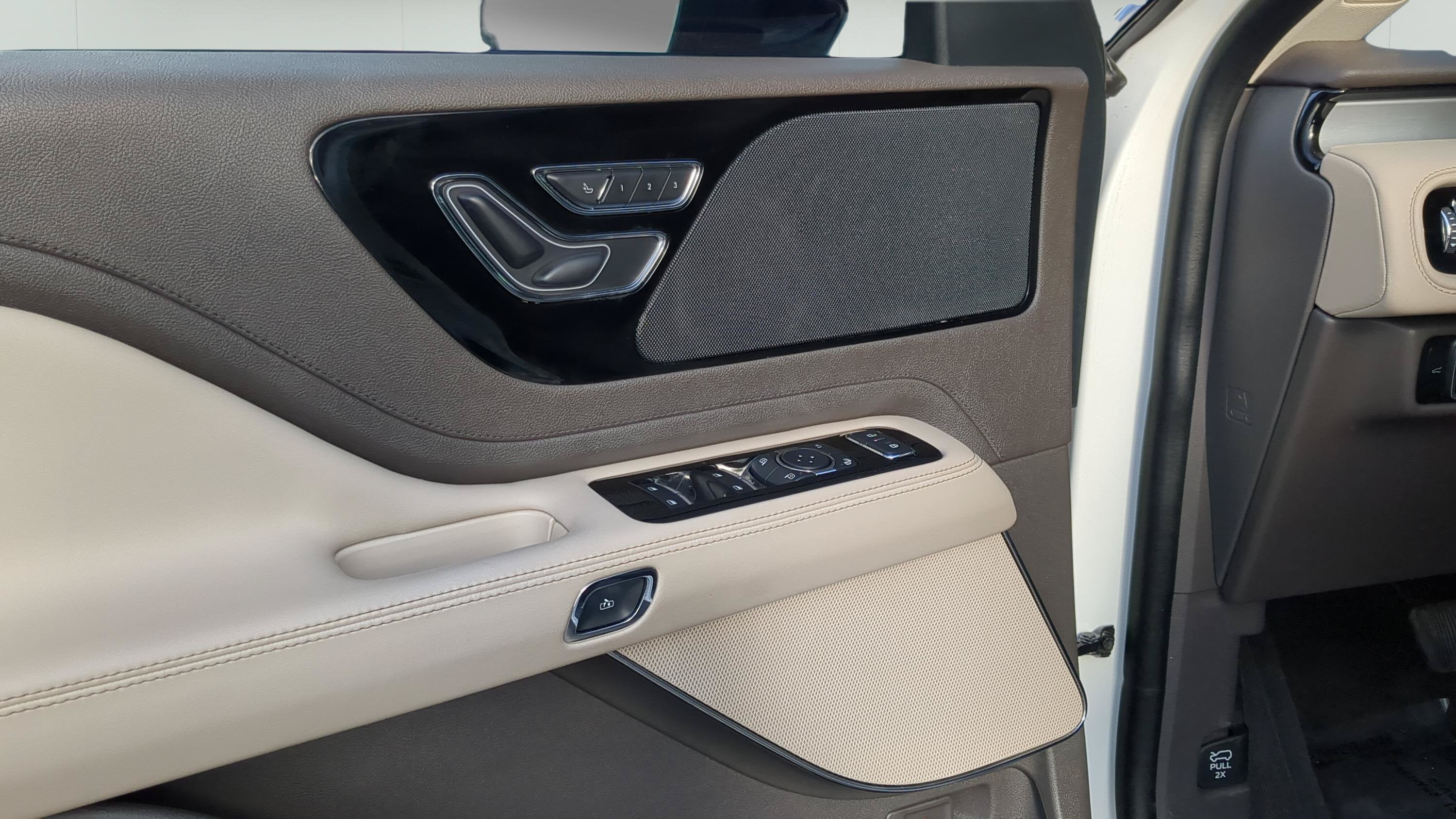 2023 Lincoln Aviator Standard