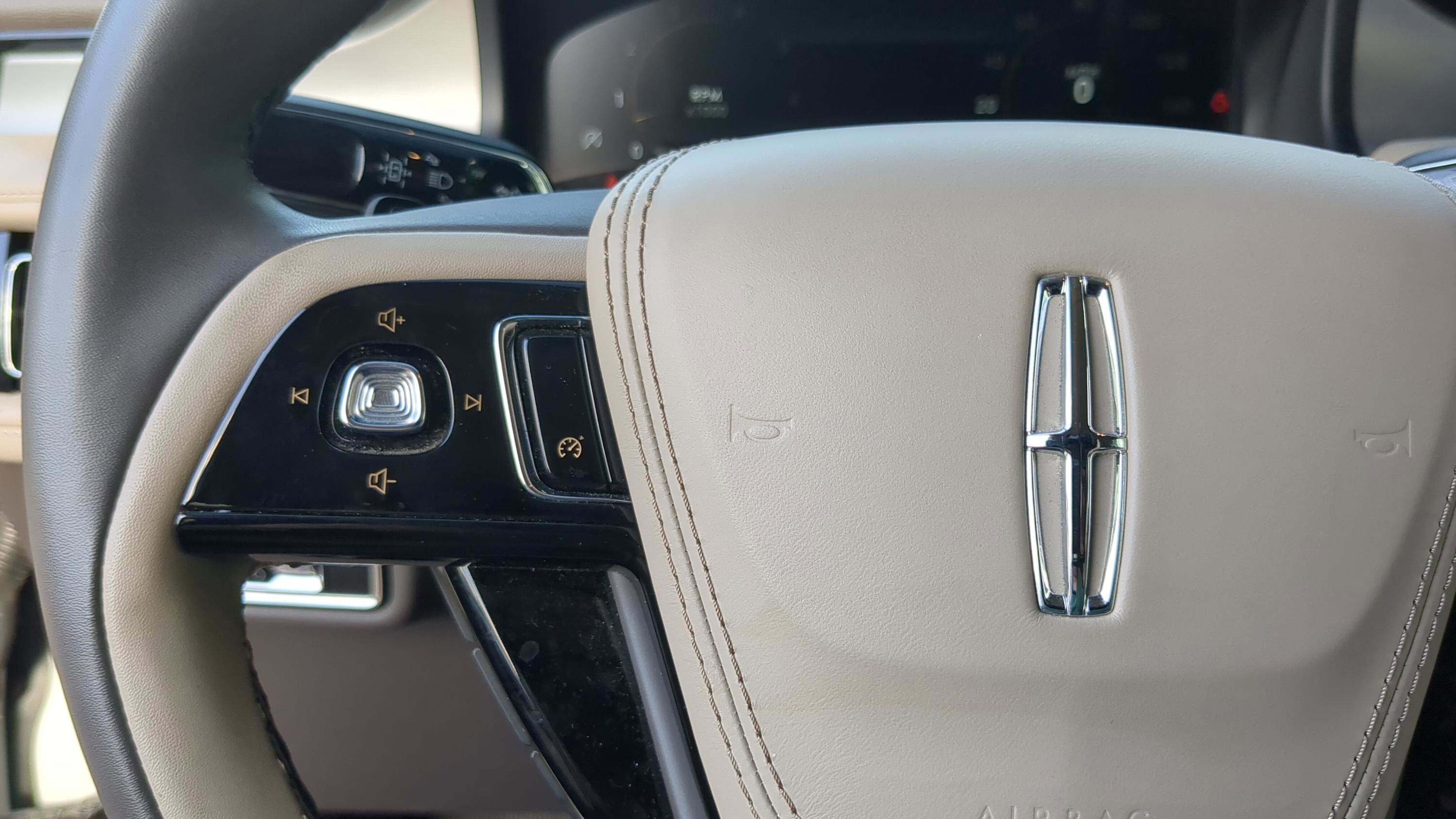 2023 Lincoln Aviator Standard