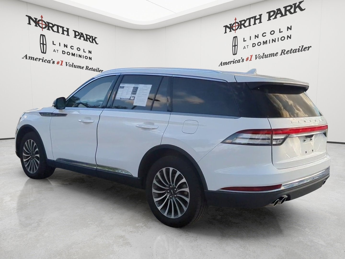 2023 Lincoln Aviator Standard
