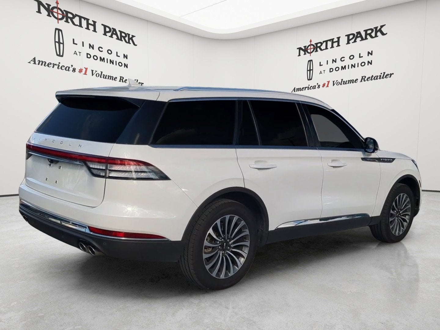 2023 Lincoln Aviator Standard