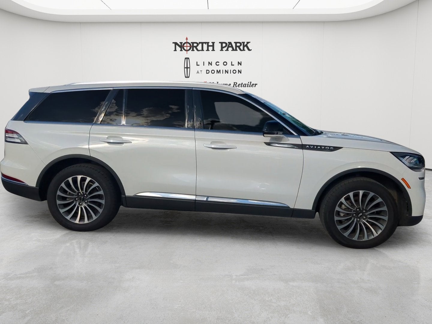 2023 Lincoln Aviator Standard
