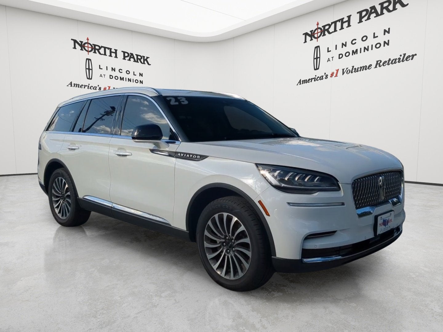 2023 Lincoln Aviator Standard