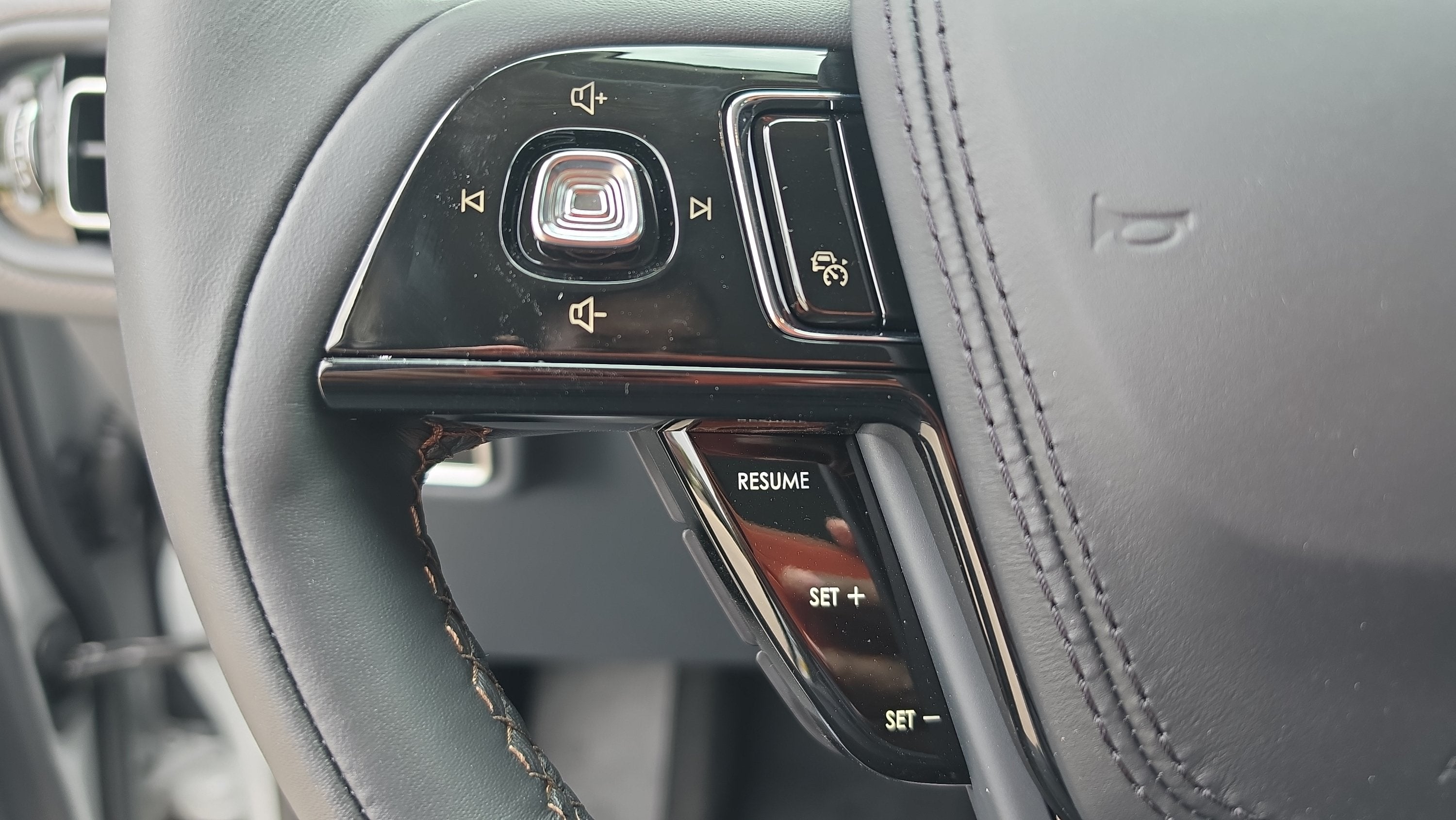 2027 Lincoln Aviator Premiere