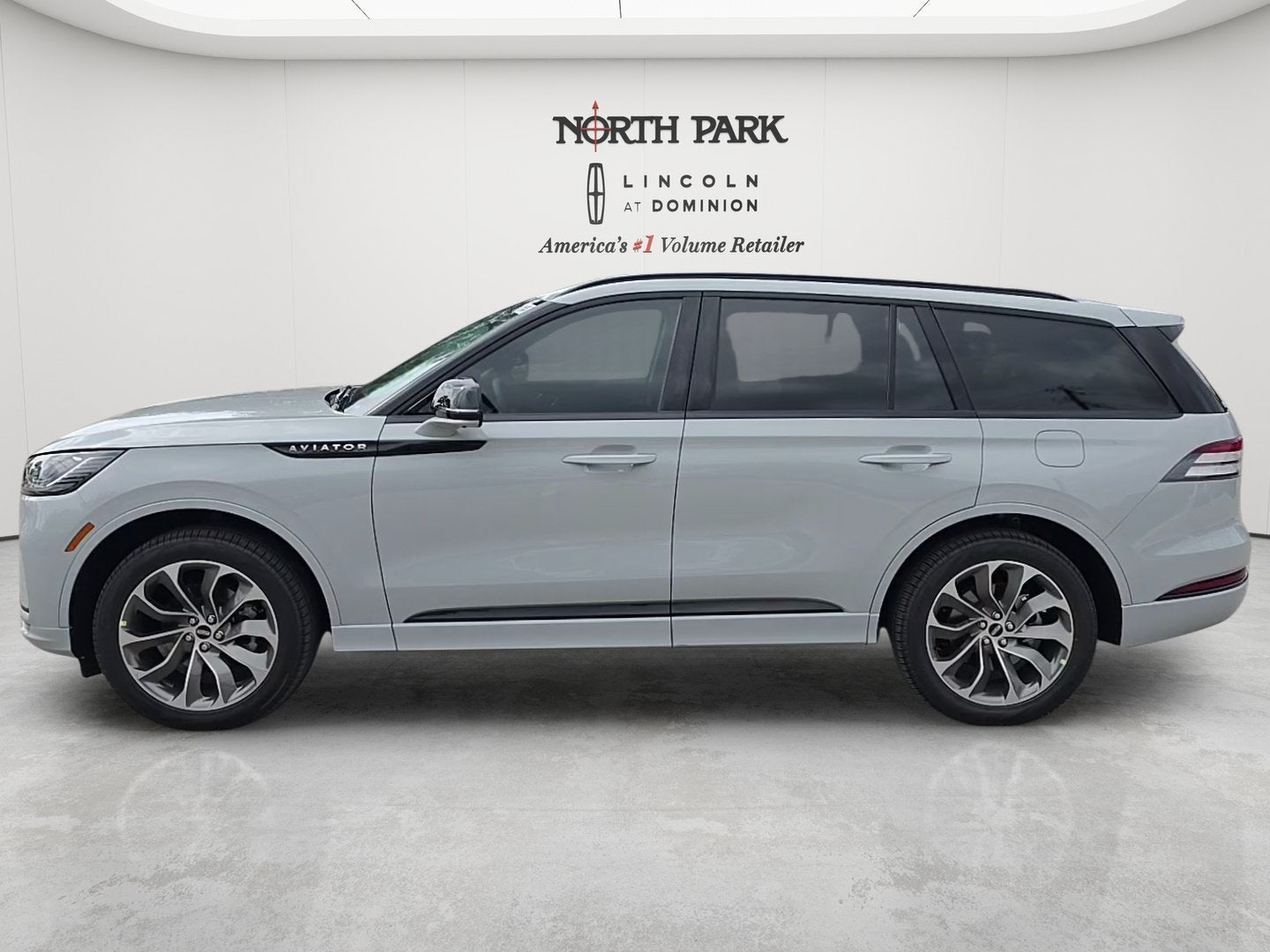 2027 Lincoln Aviator Premiere