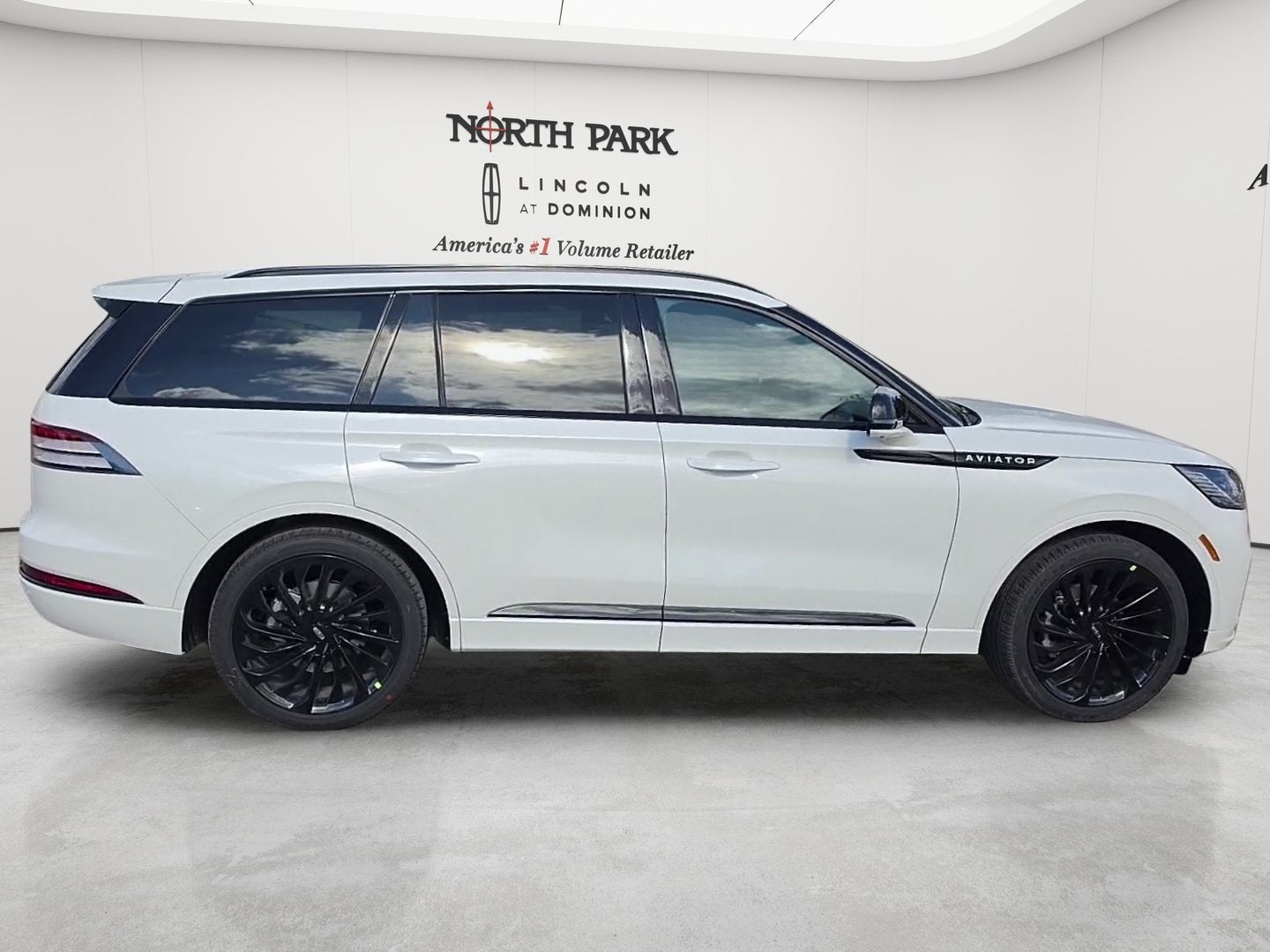 2027 Lincoln Aviator Reserve