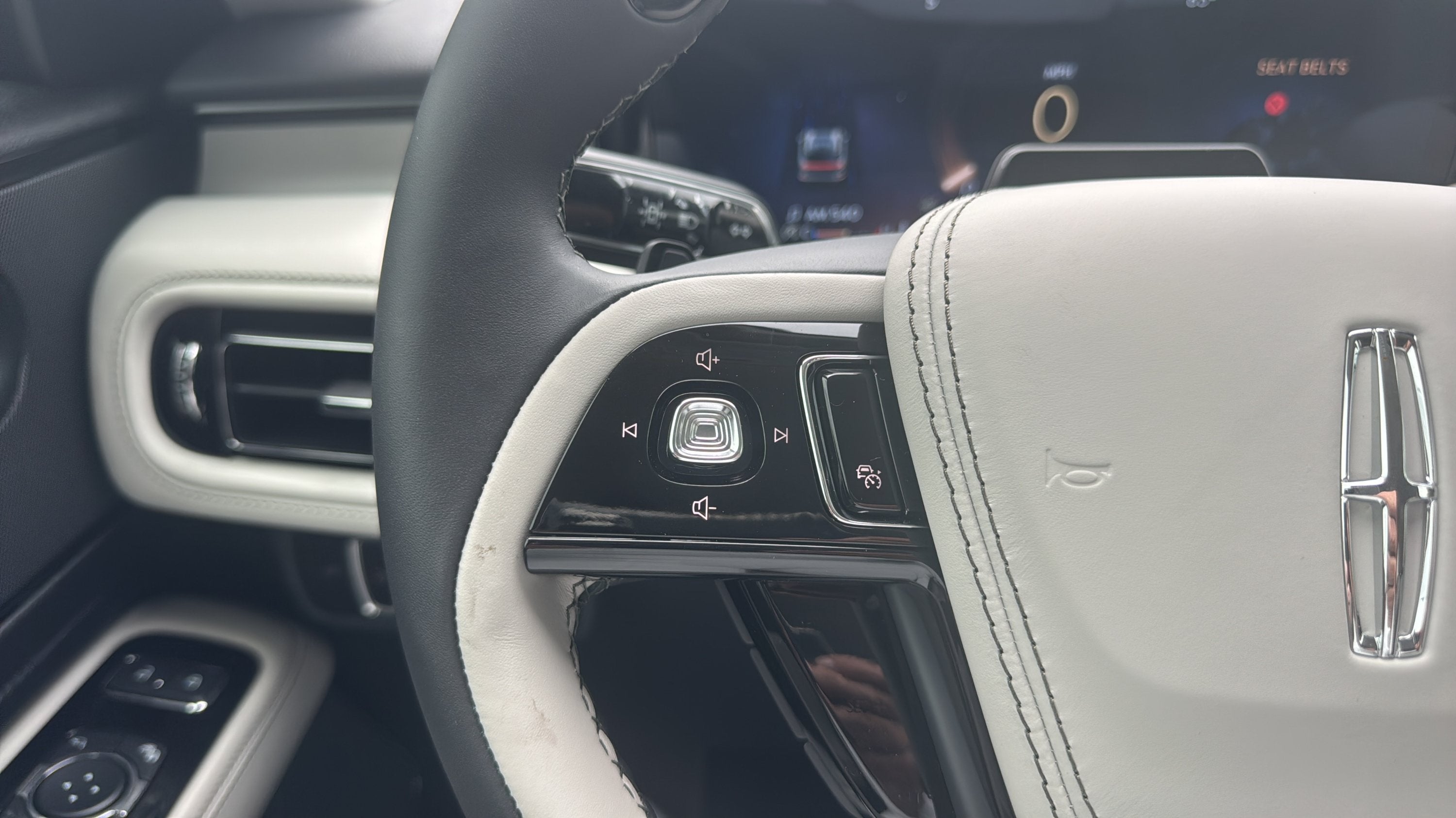 2027 Lincoln Aviator Reserve