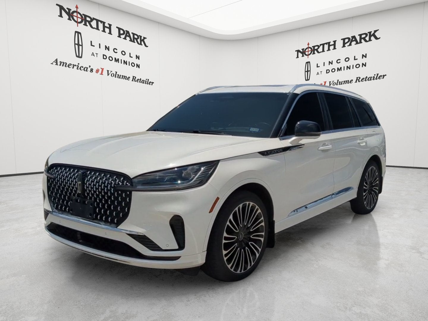 2025 Lincoln Aviator Black Label AWD's photo