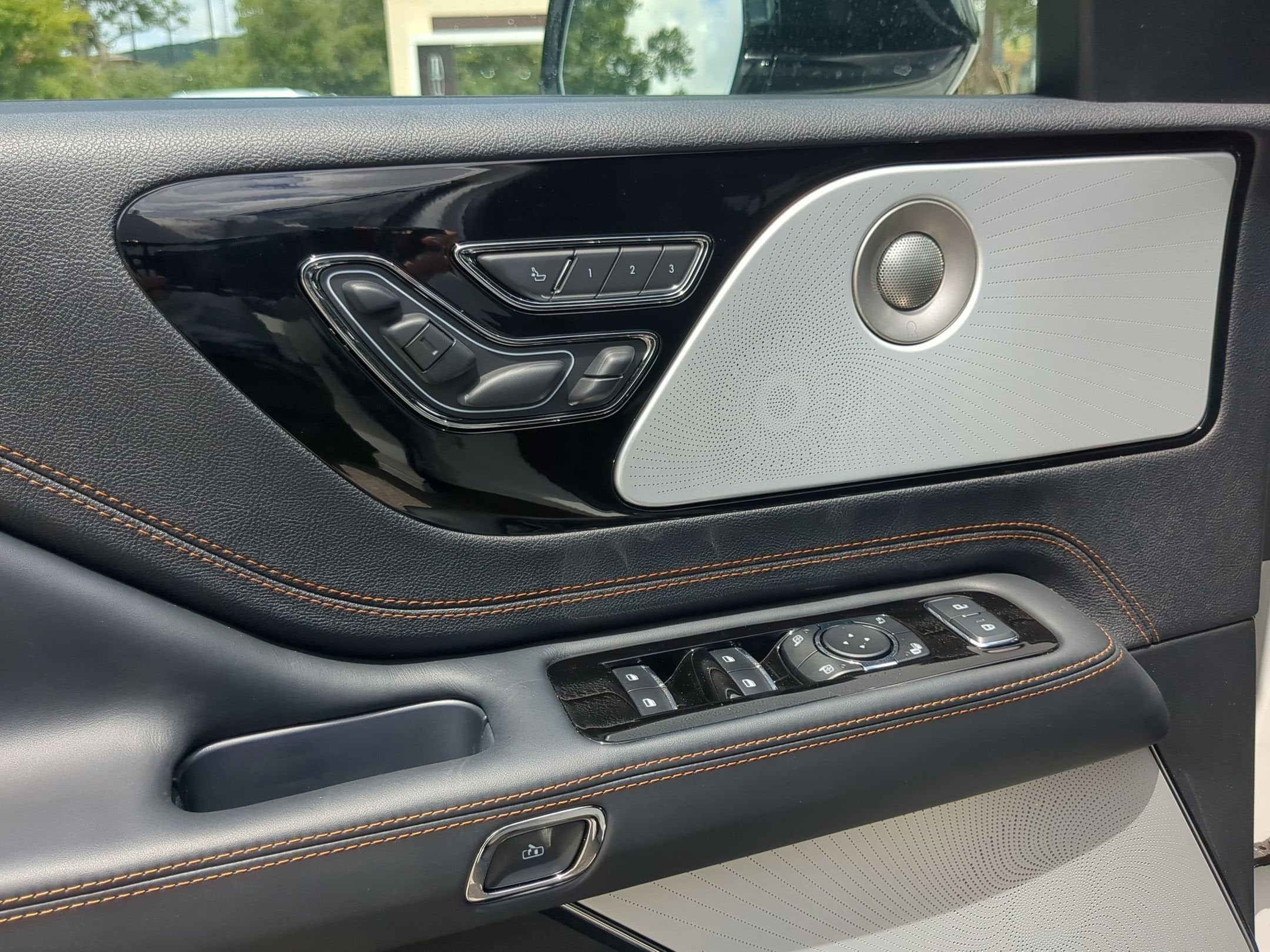 2025 Lincoln Aviator Black Label