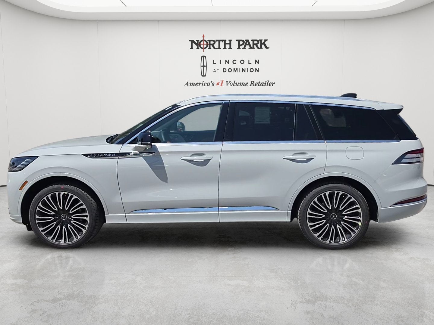 2027 Lincoln Aviator Black Label