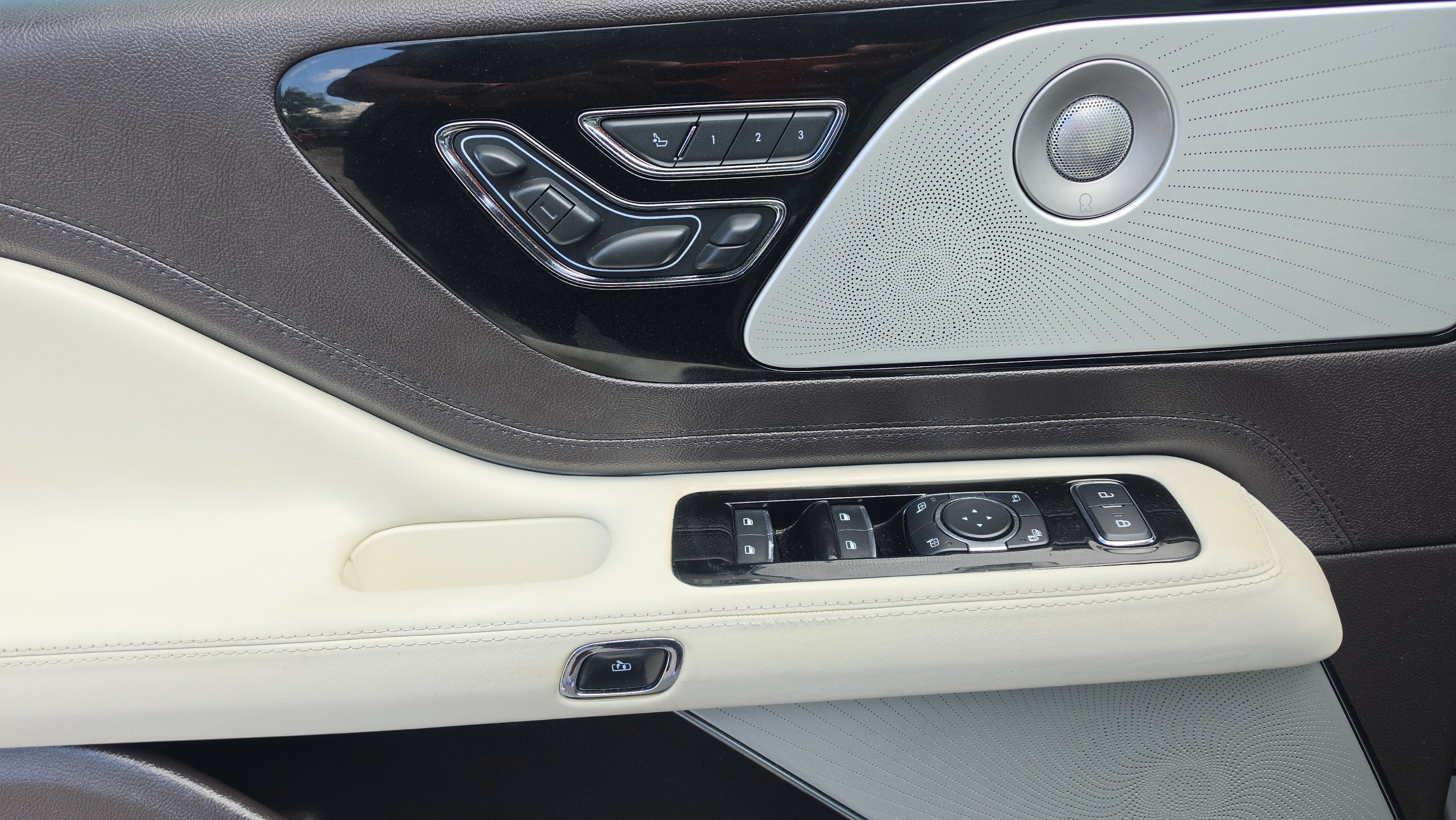 2020 Lincoln Aviator Black Label