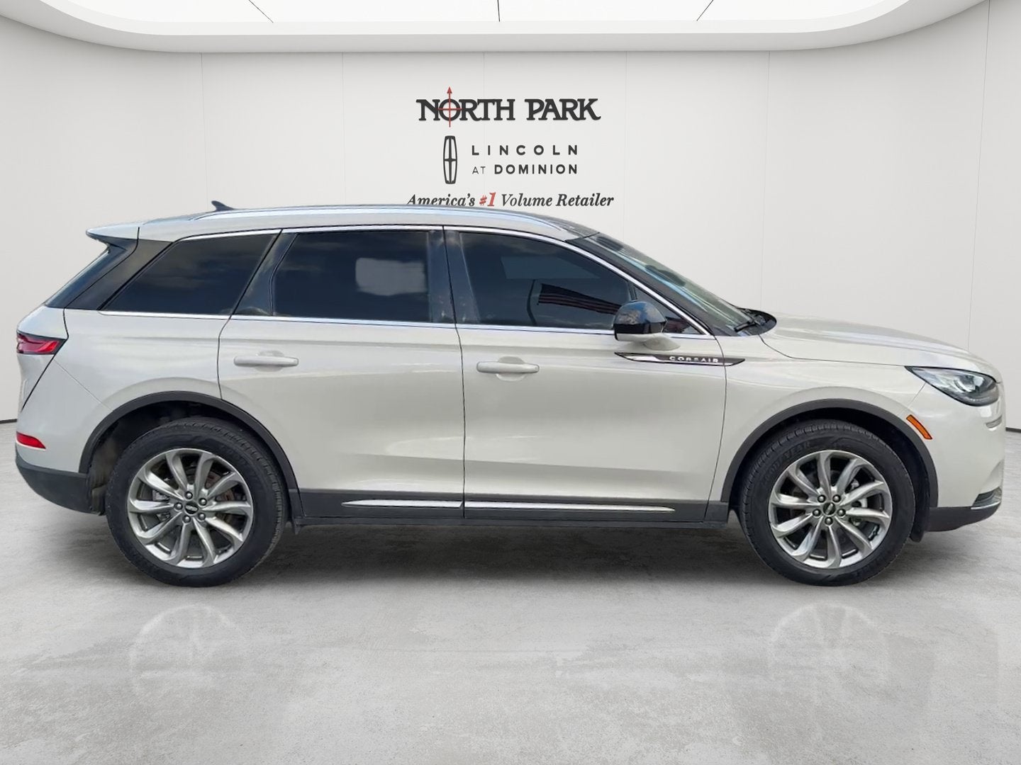 2022 Lincoln Corsair Standard