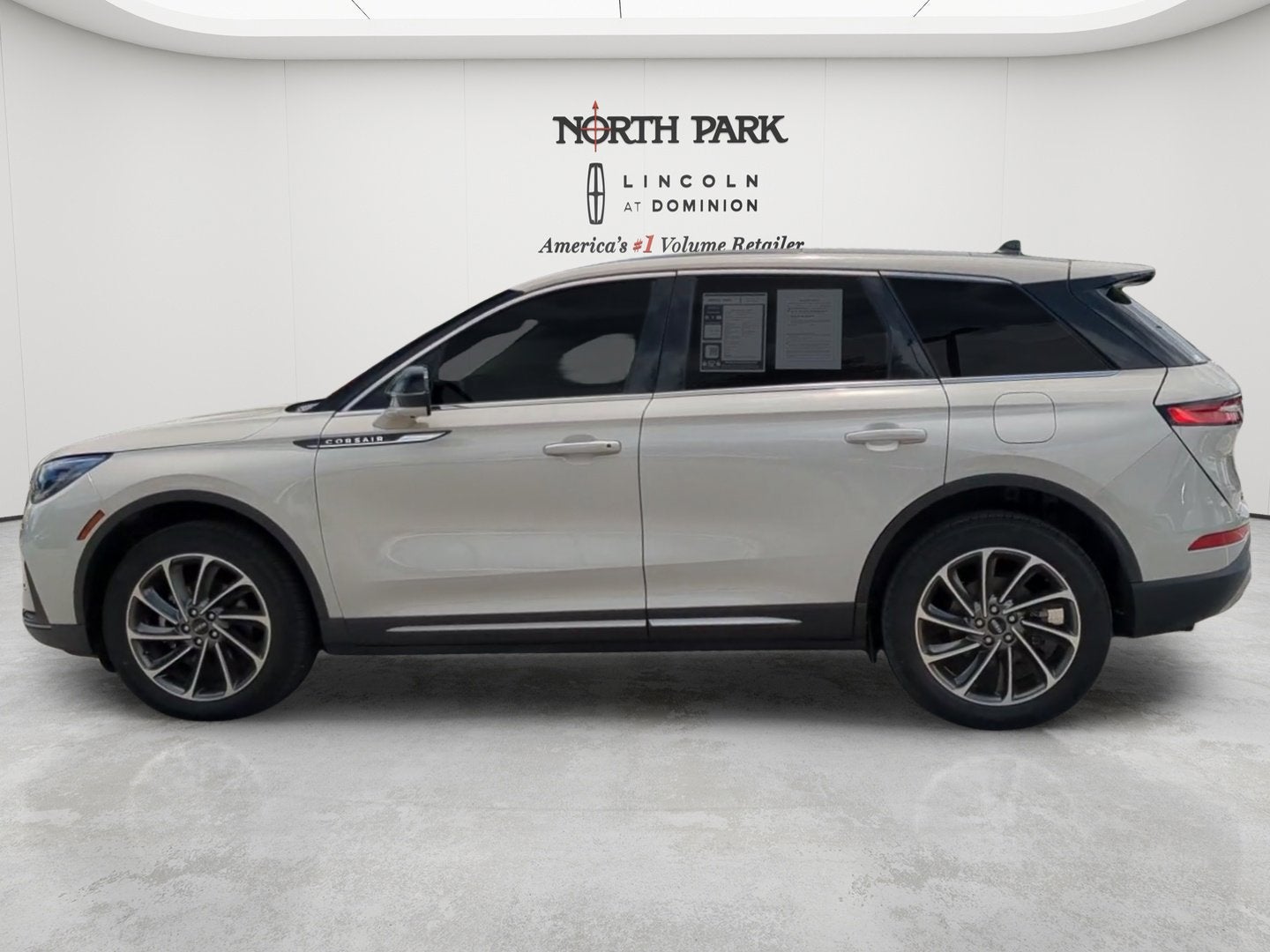 2023 Lincoln Corsair Standard