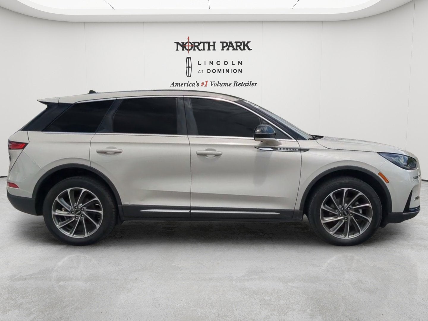 2023 Lincoln Corsair Standard