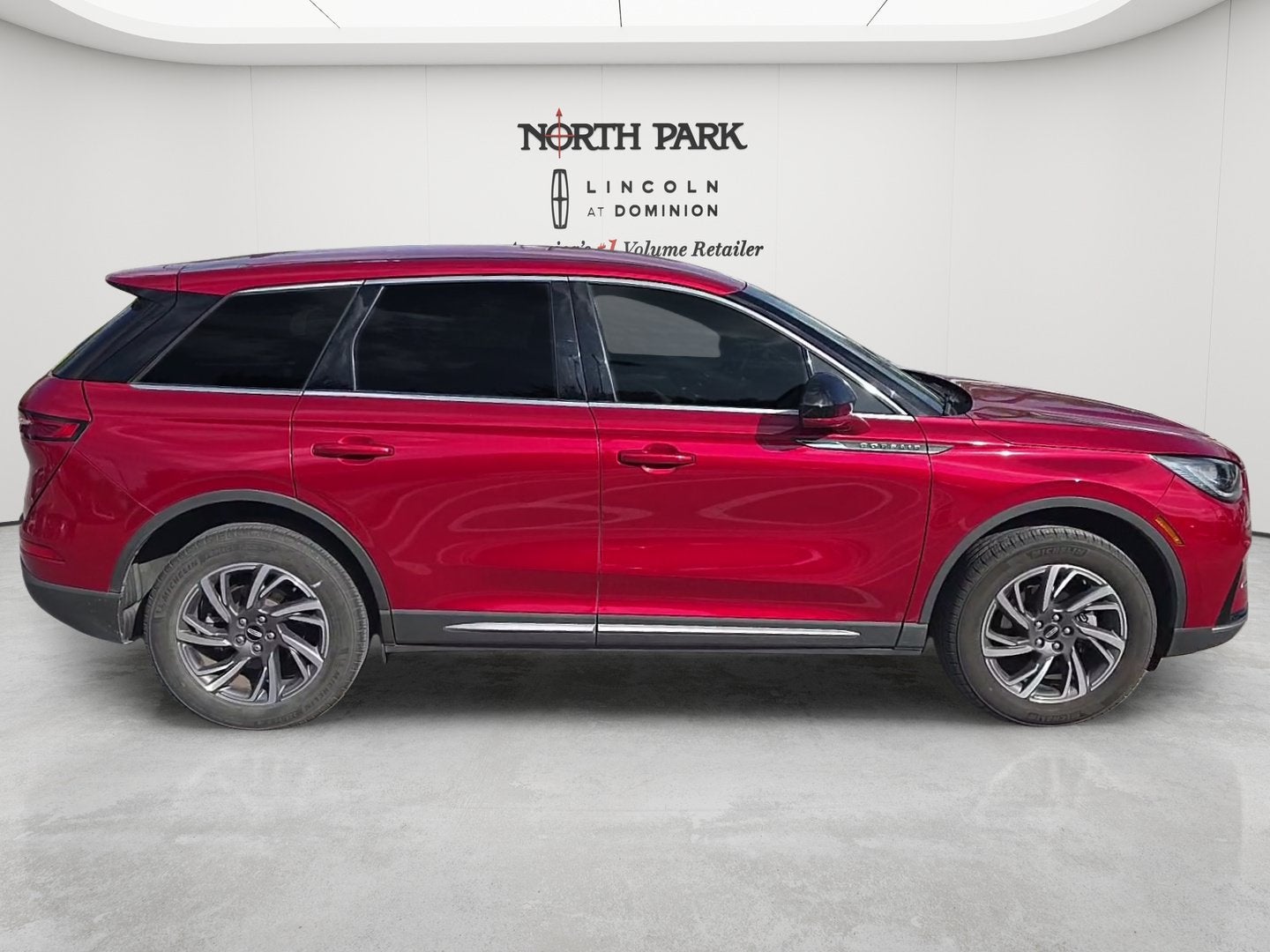 2023 Lincoln Corsair Standard