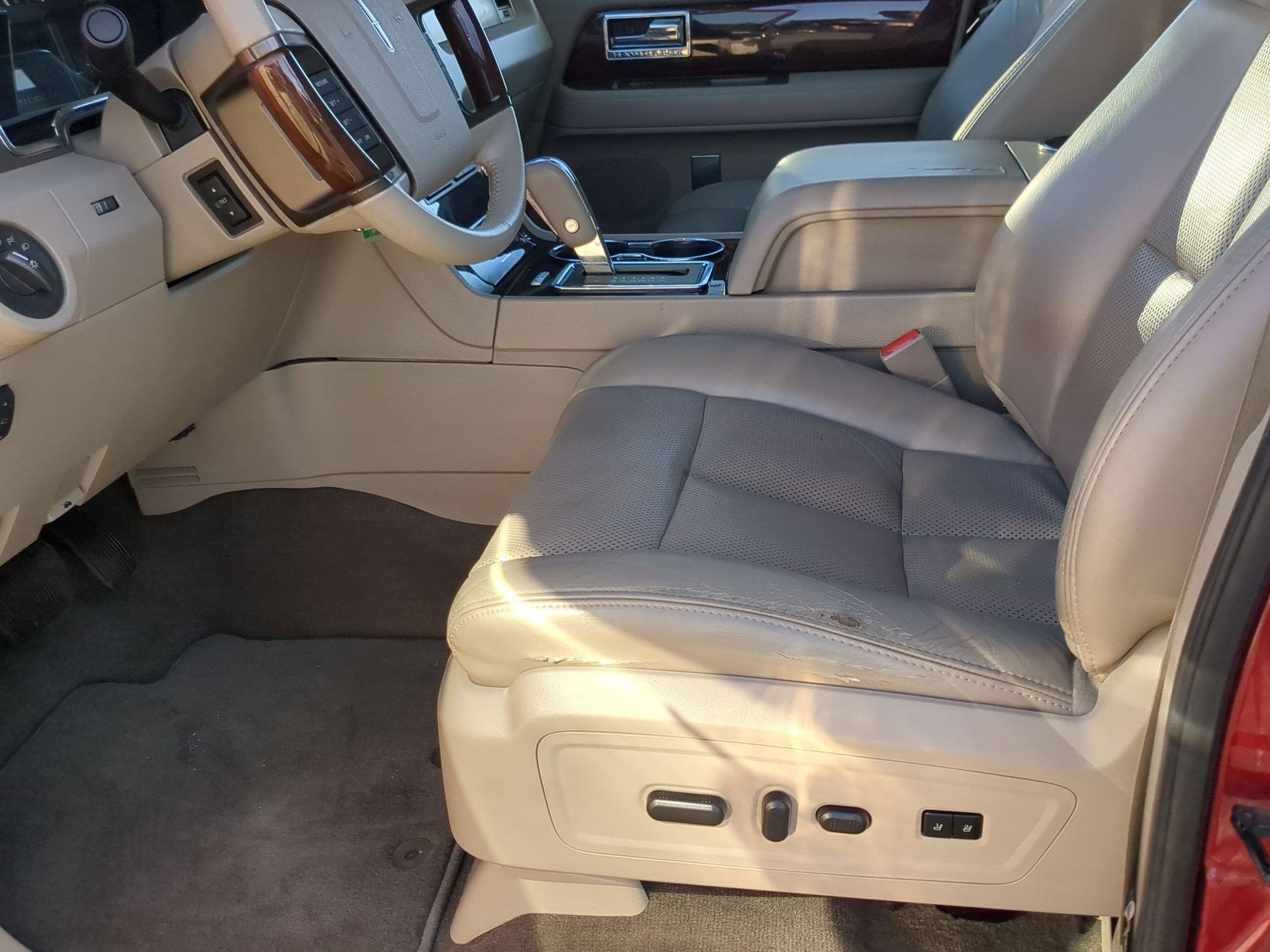 2014 Lincoln Navigator Base