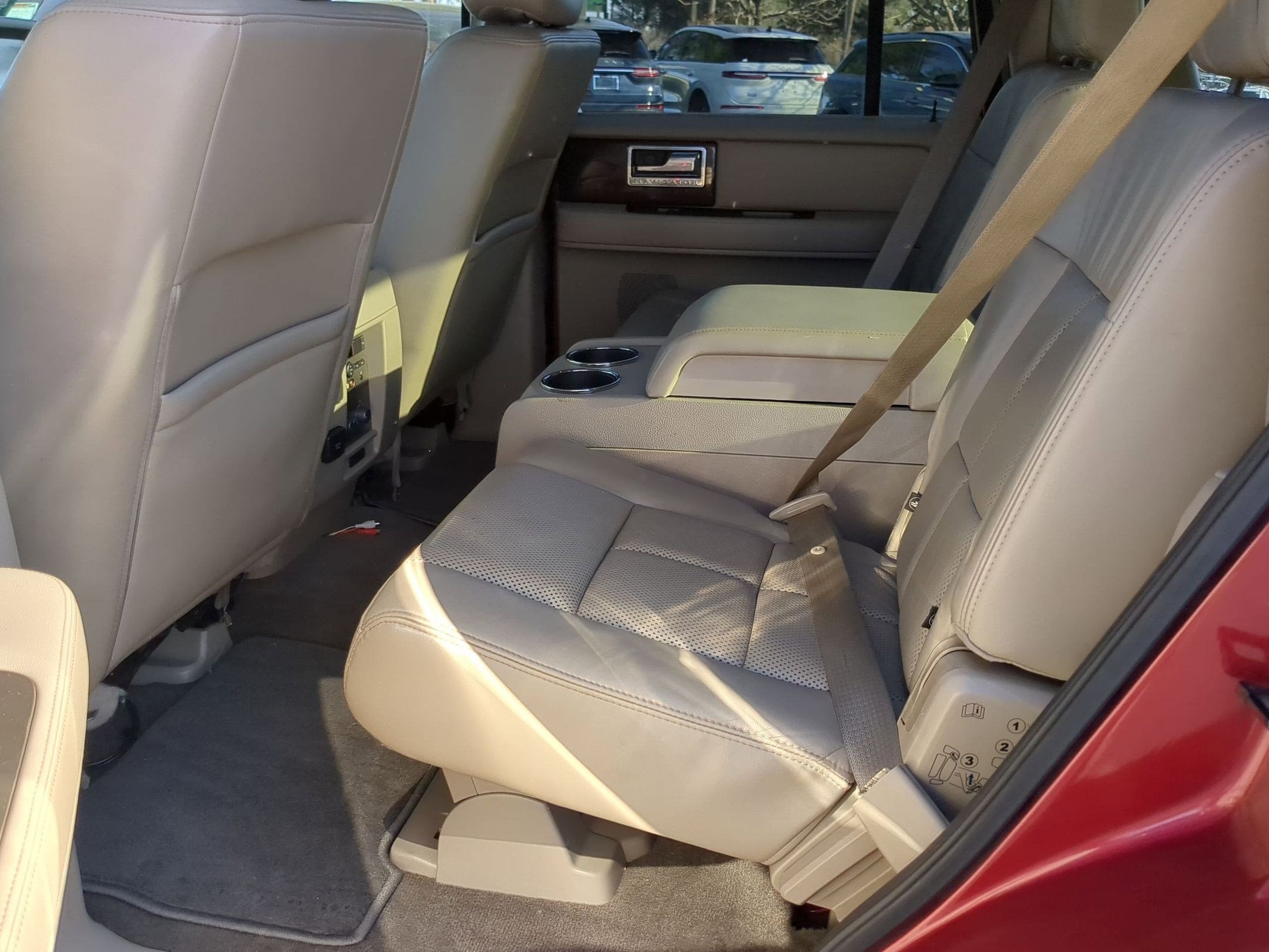 2014 Lincoln Navigator Base