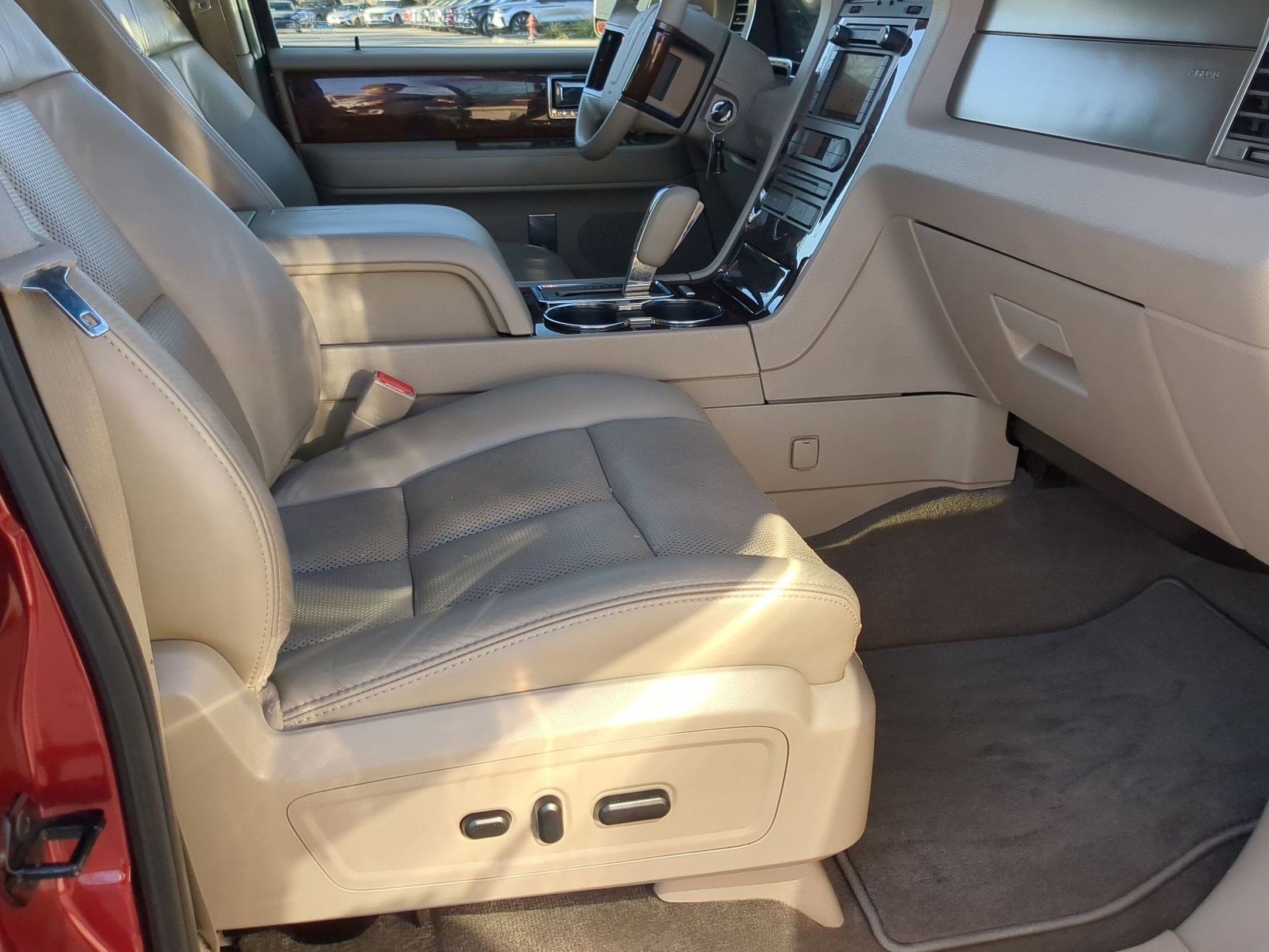 2014 Lincoln Navigator Base