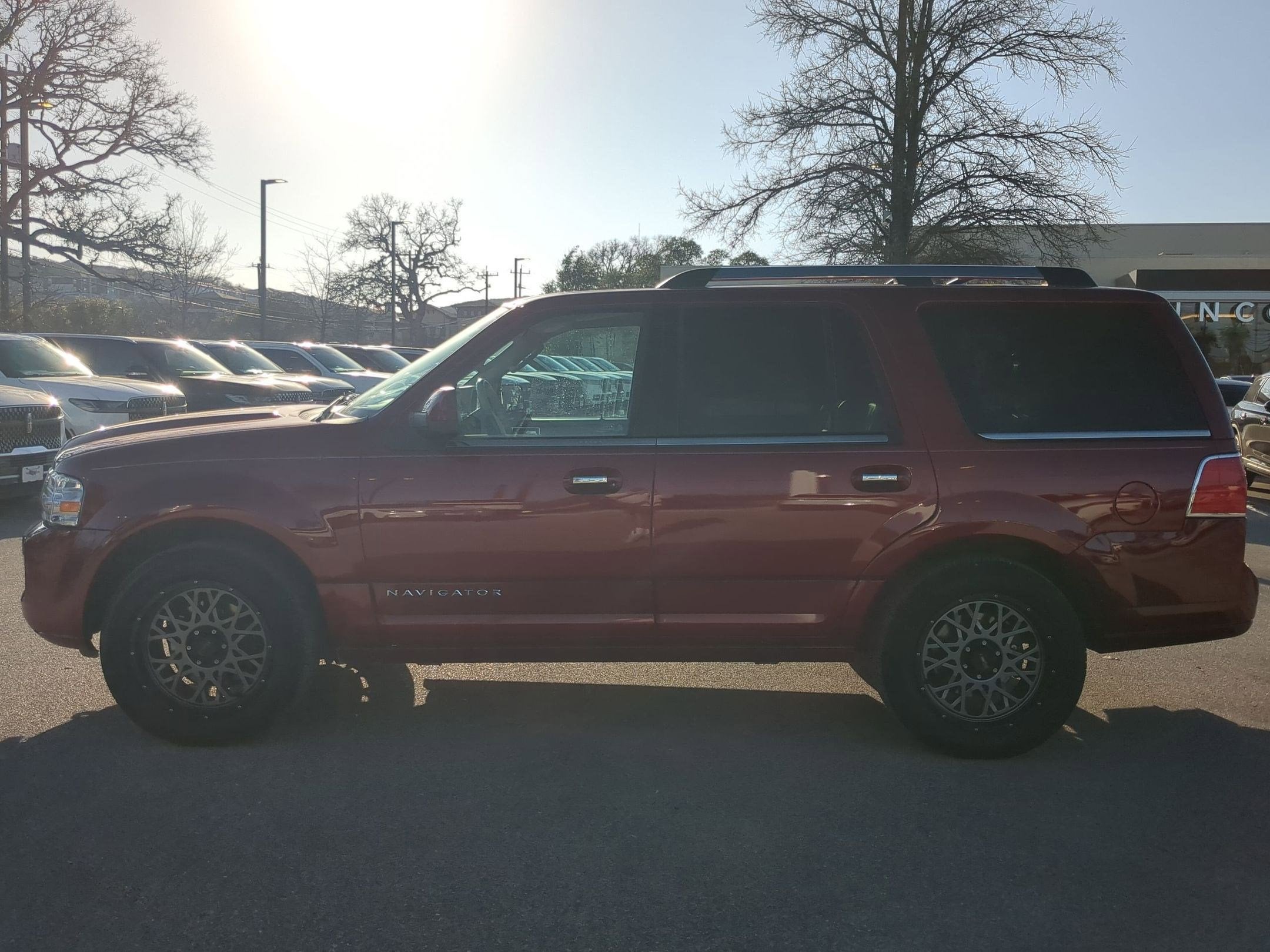 2014 Lincoln Navigator Base