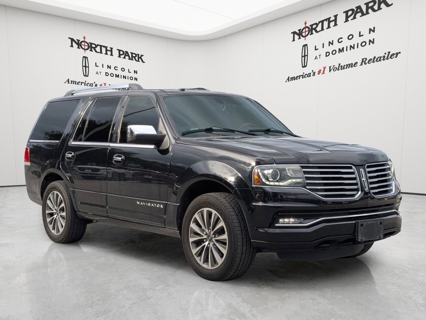 2017 Lincoln Navigator Select's photo
