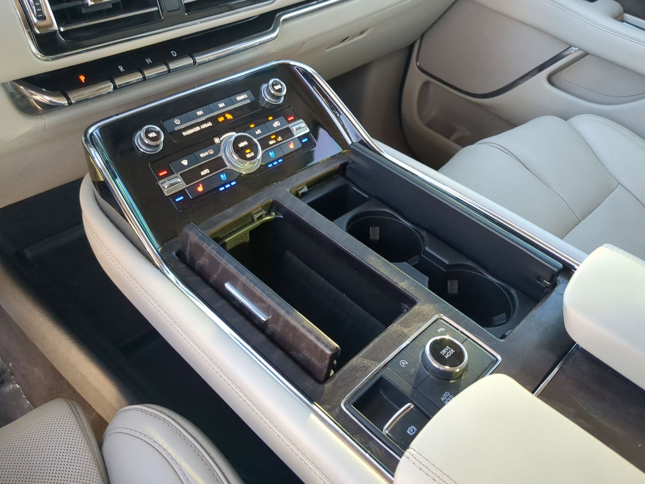 2019 Lincoln Navigator Select
