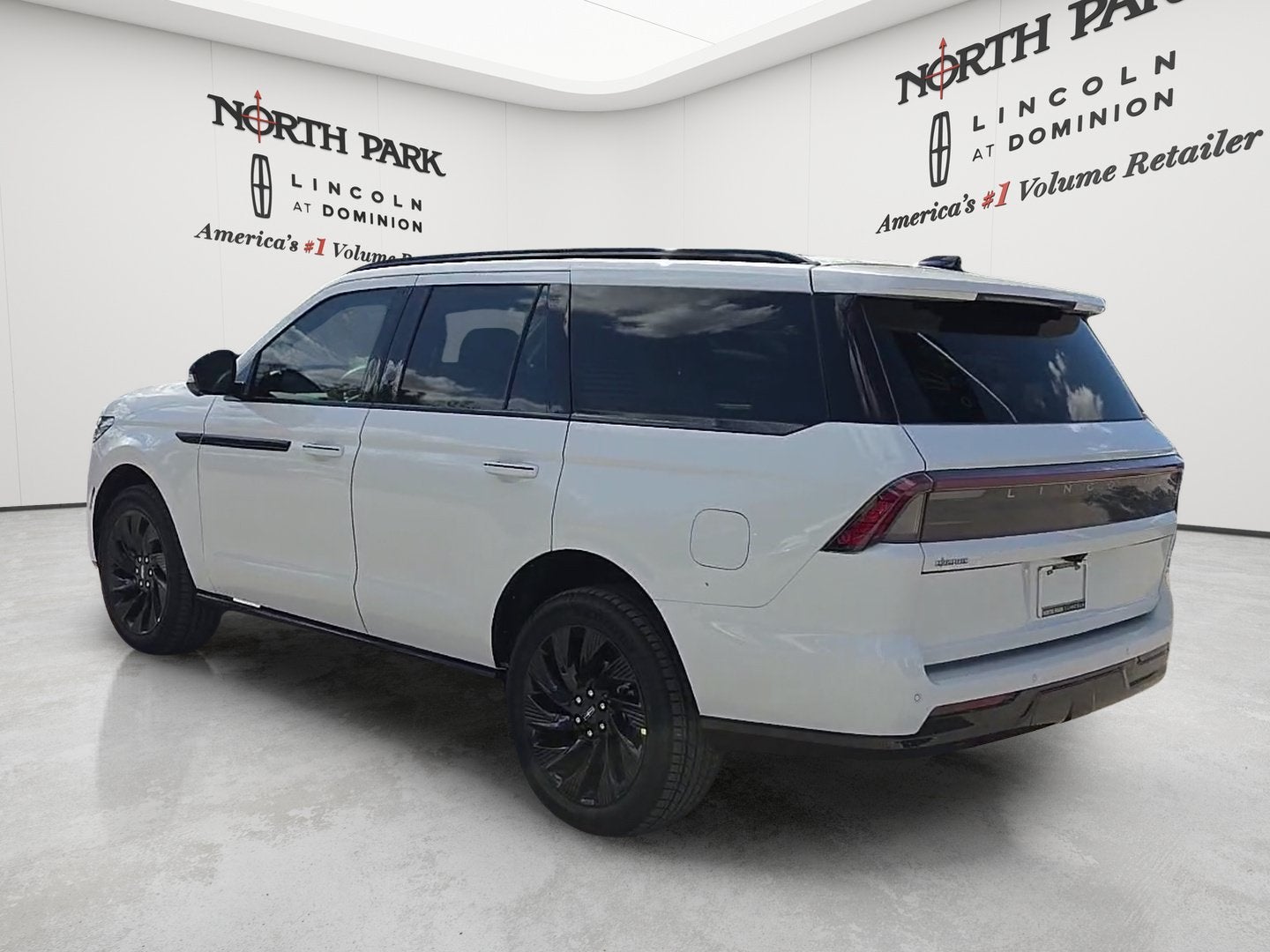 2027 Lincoln Navigator Reserve