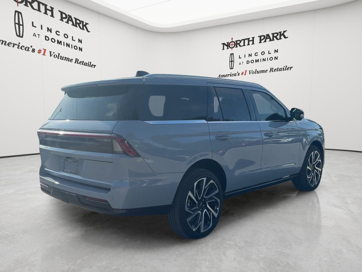 2027 Lincoln Navigator Reserve