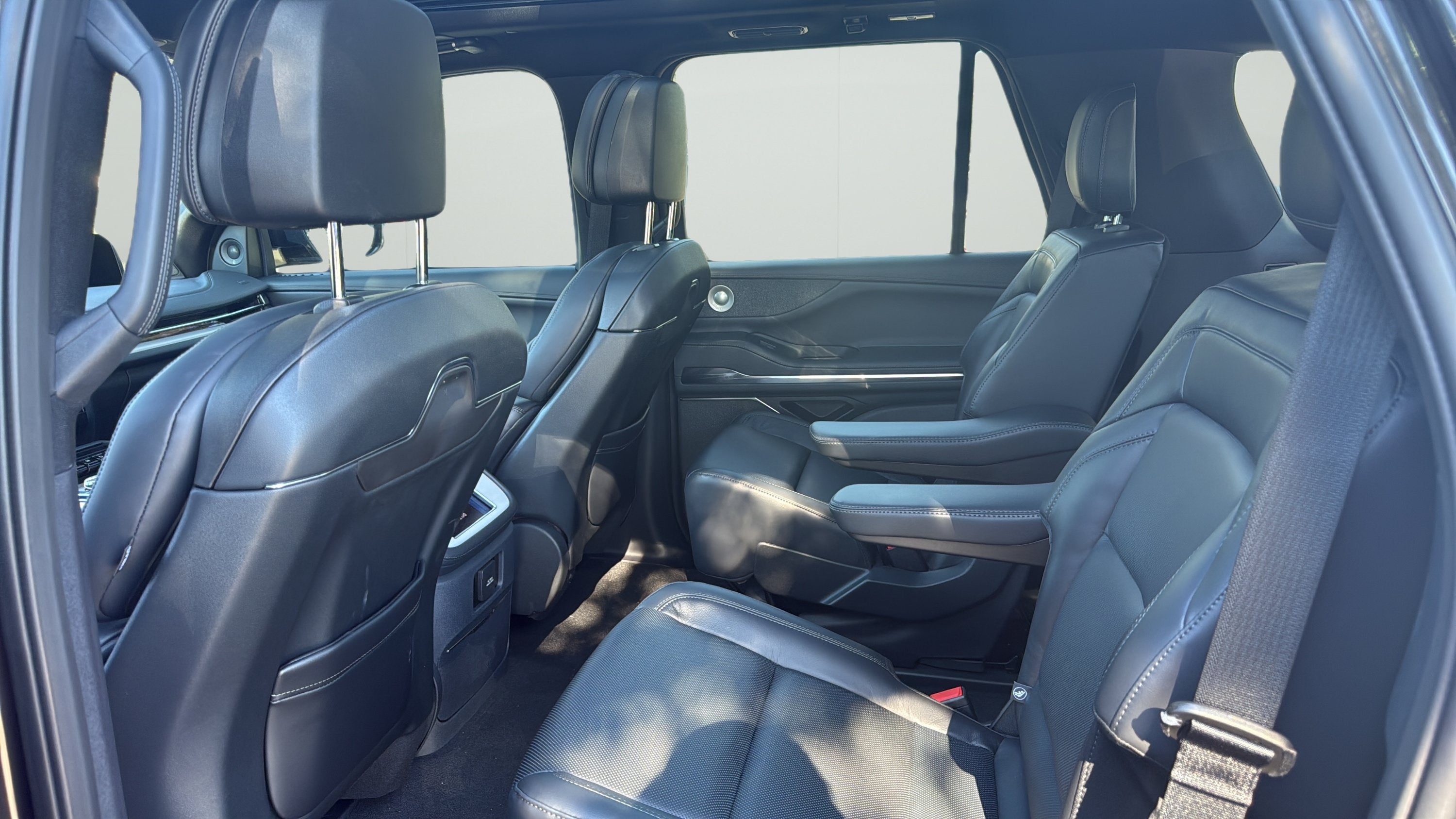 2027 Lincoln Navigator Reserve