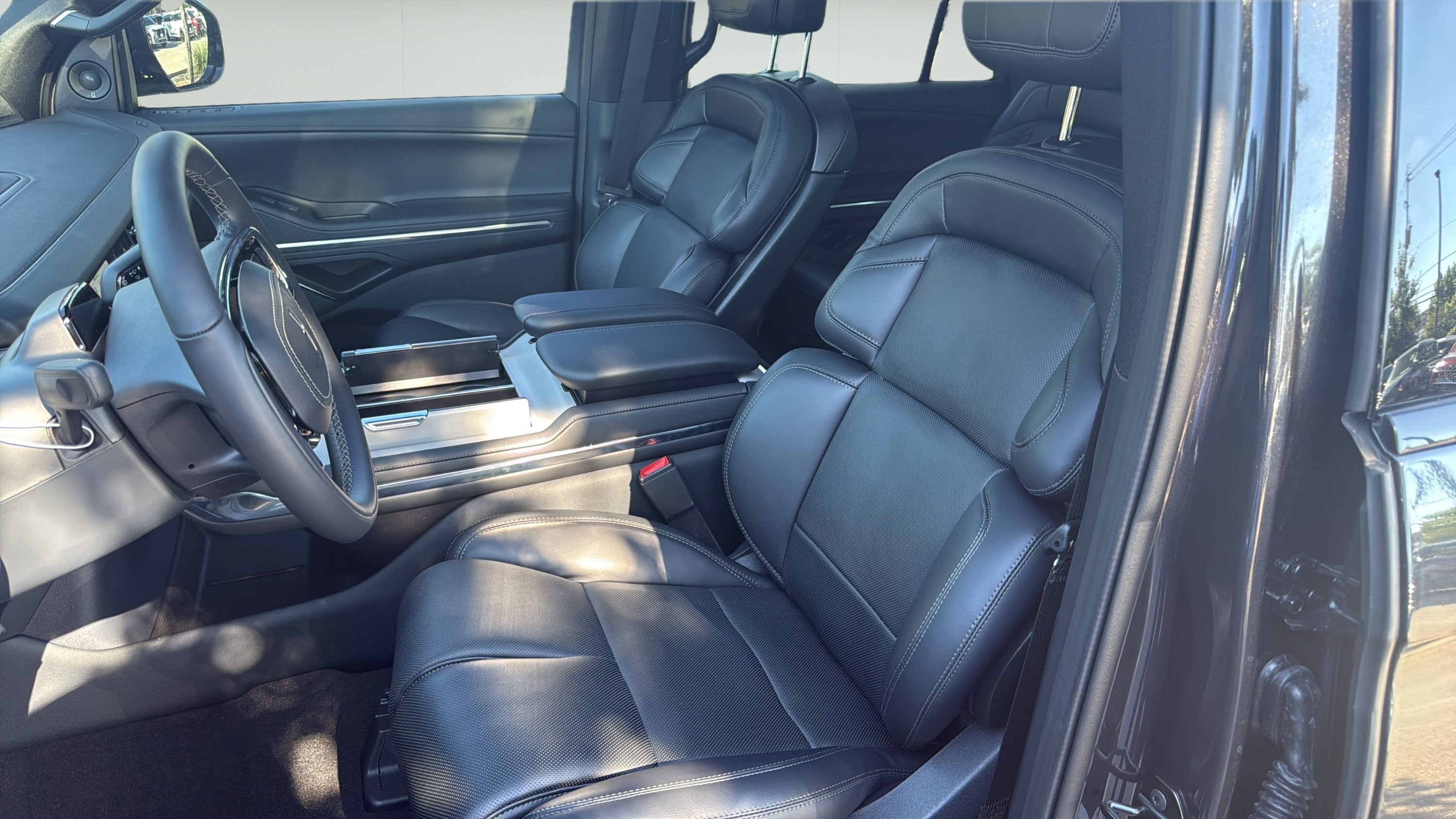 2027 Lincoln Navigator Reserve
